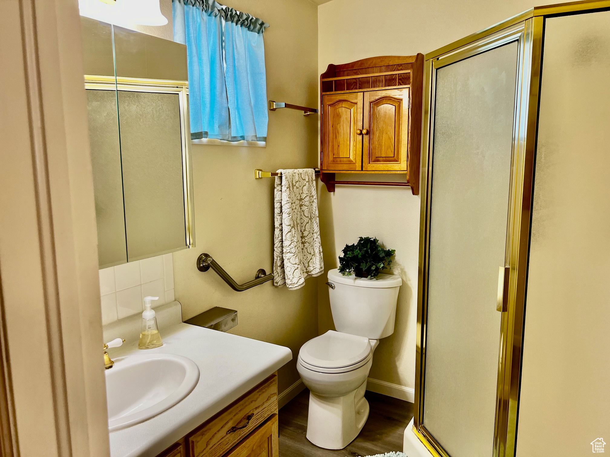 CANYON BREEZE RV RESORT - Residential