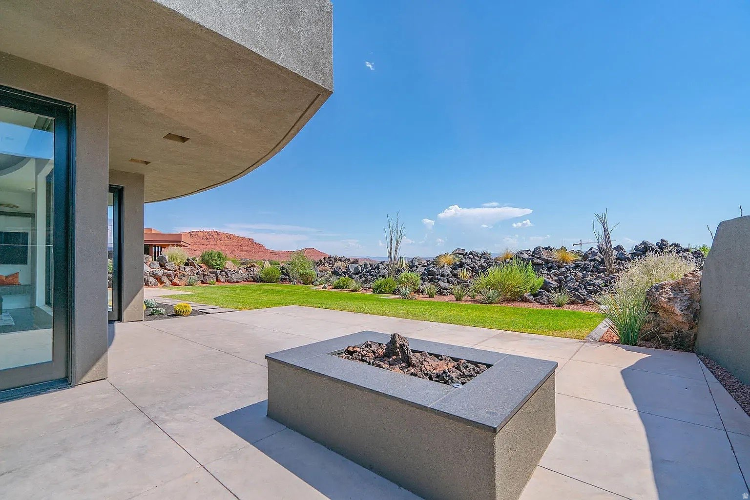 RESERVE OF ENTRADA SNOW CANYON EST A - Residential Lease