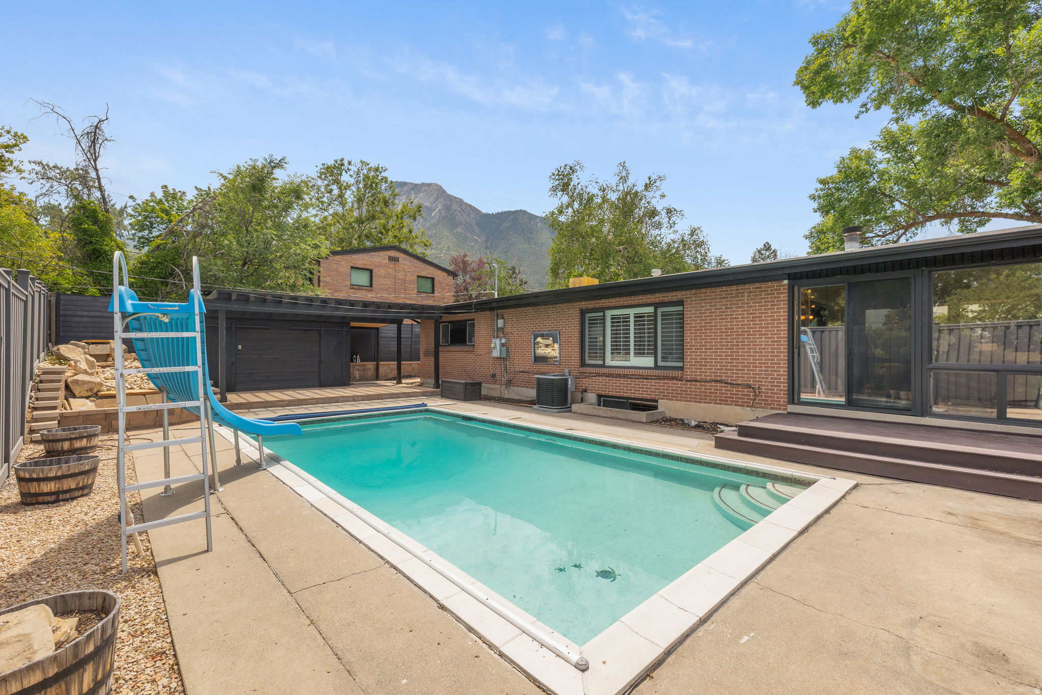 HOLLADAY HILLS - Residential