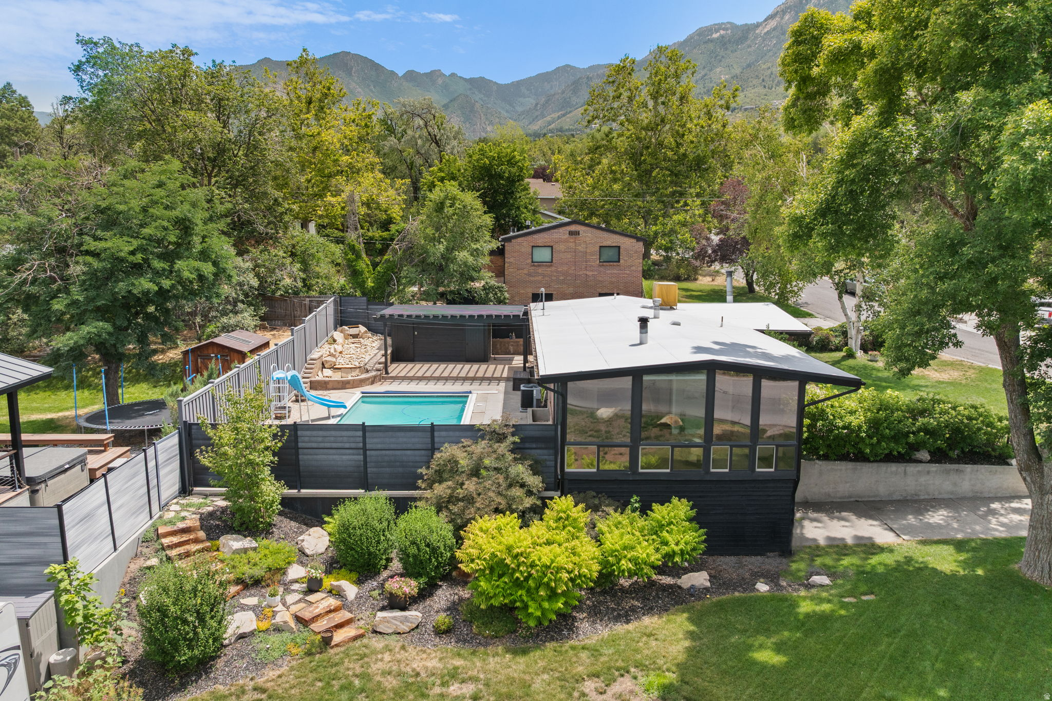 HOLLADAY HILLS - Residential