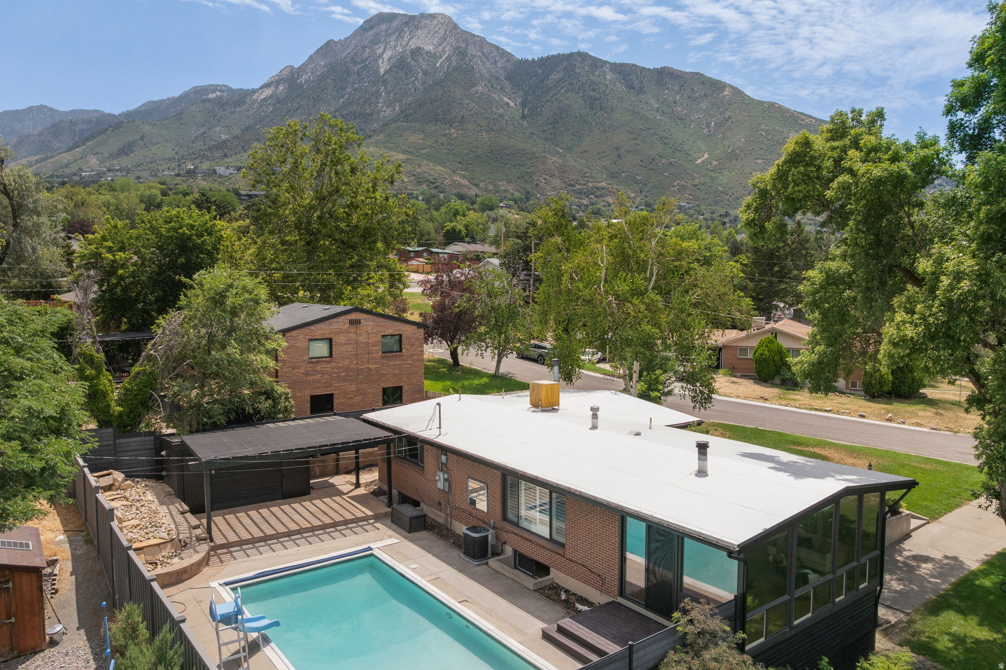 HOLLADAY HILLS - Residential