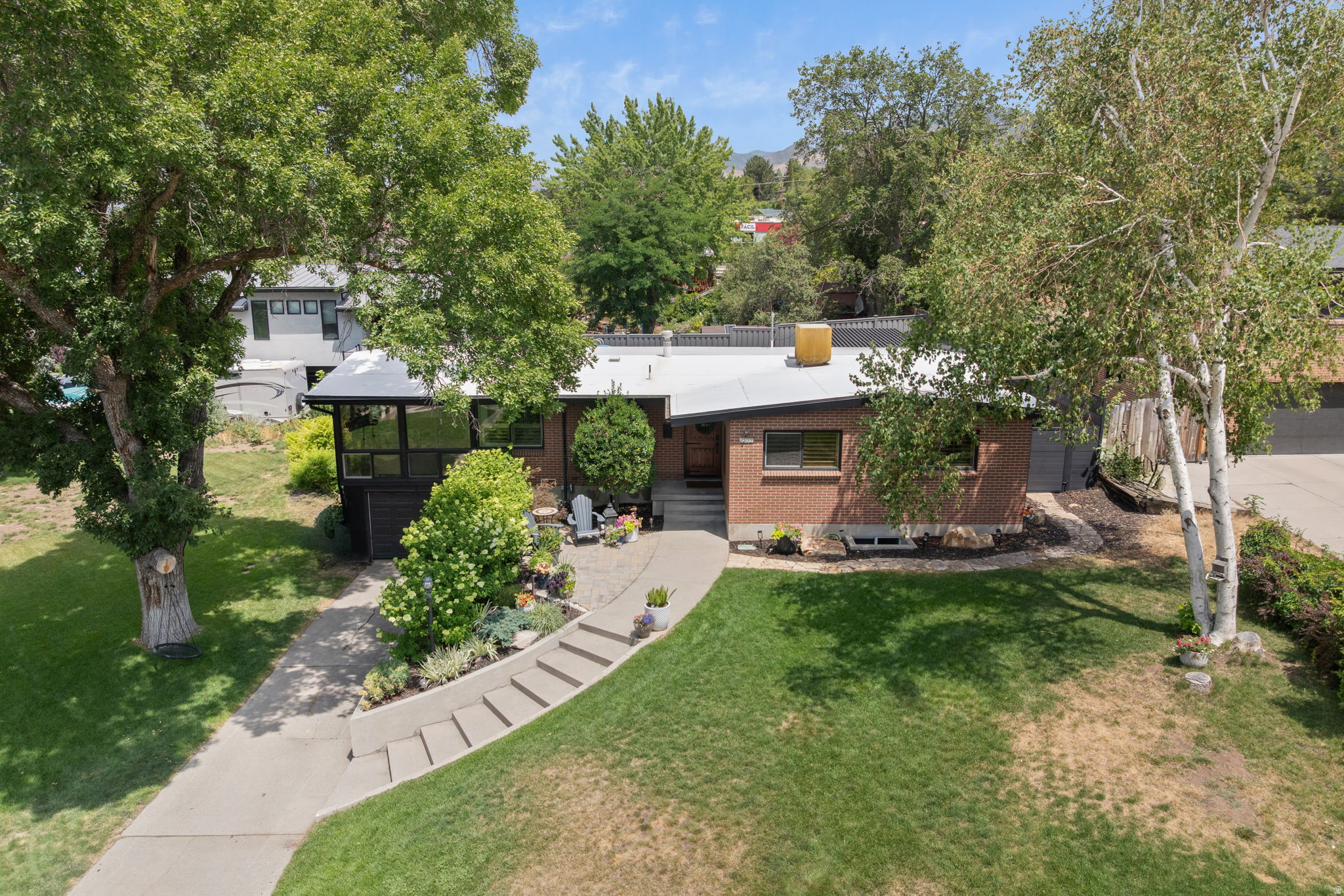 HOLLADAY HILLS - Residential