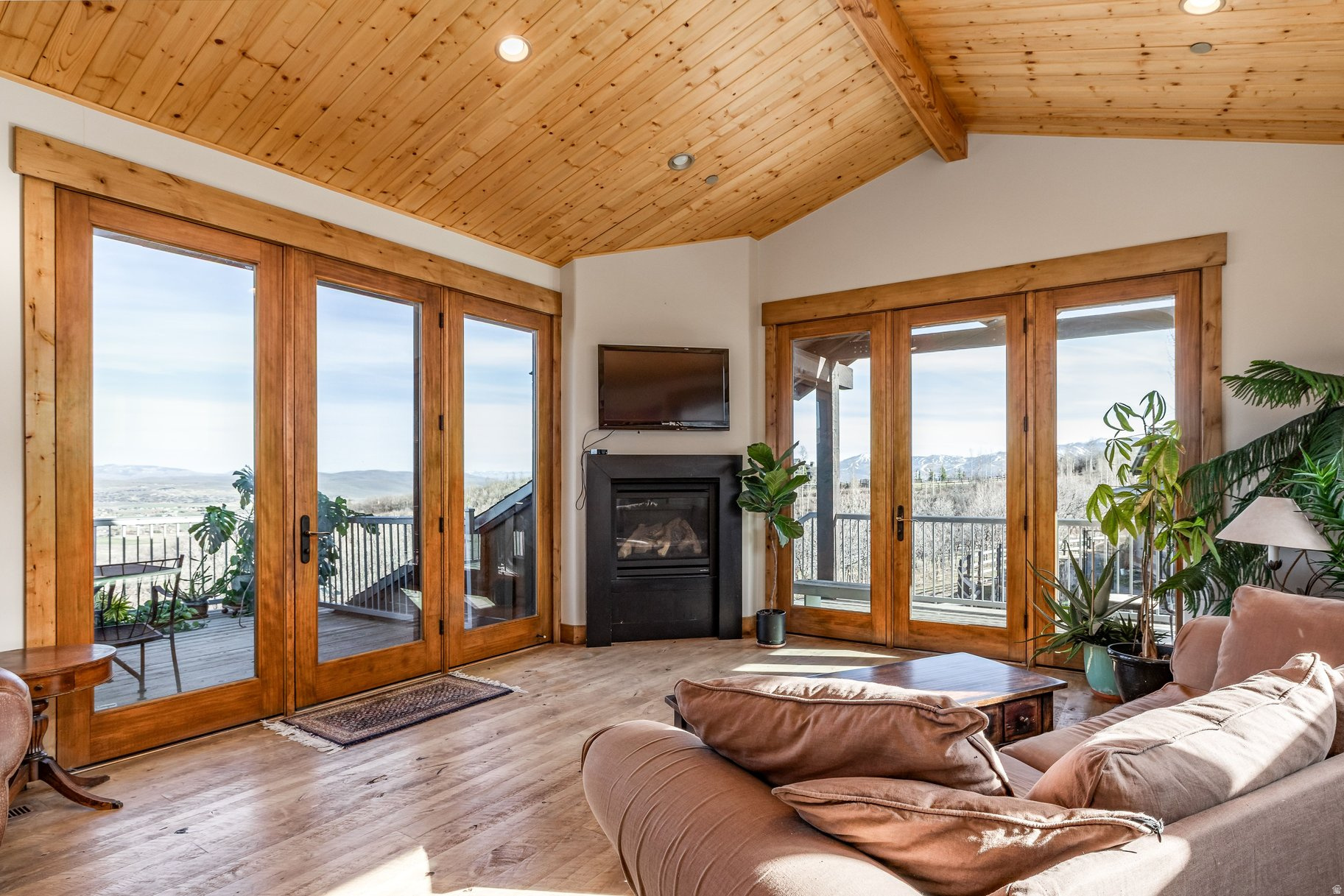 THE RIDGE AT RED HAWK SUBDIVISION - Residential