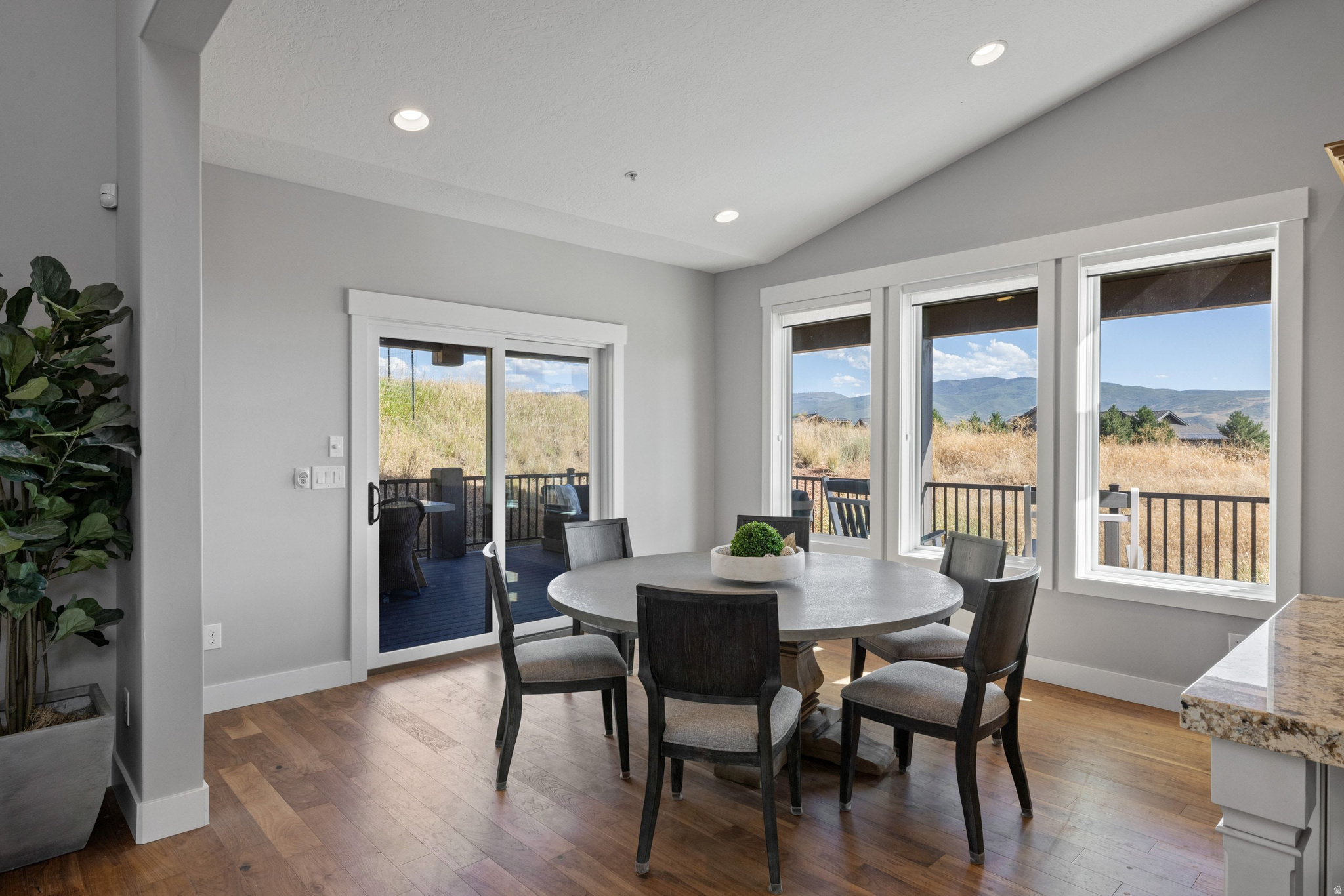 RED LEDGES - Residential