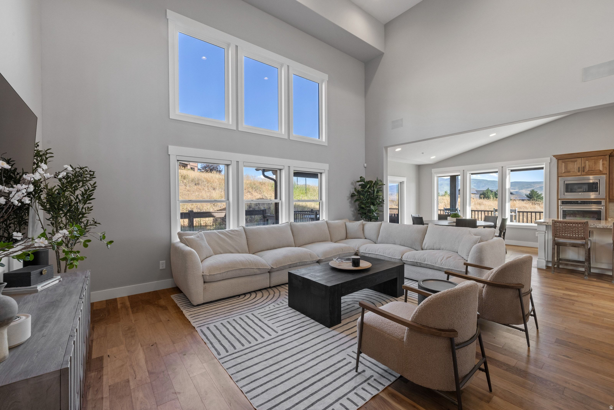 RED LEDGES - Residential