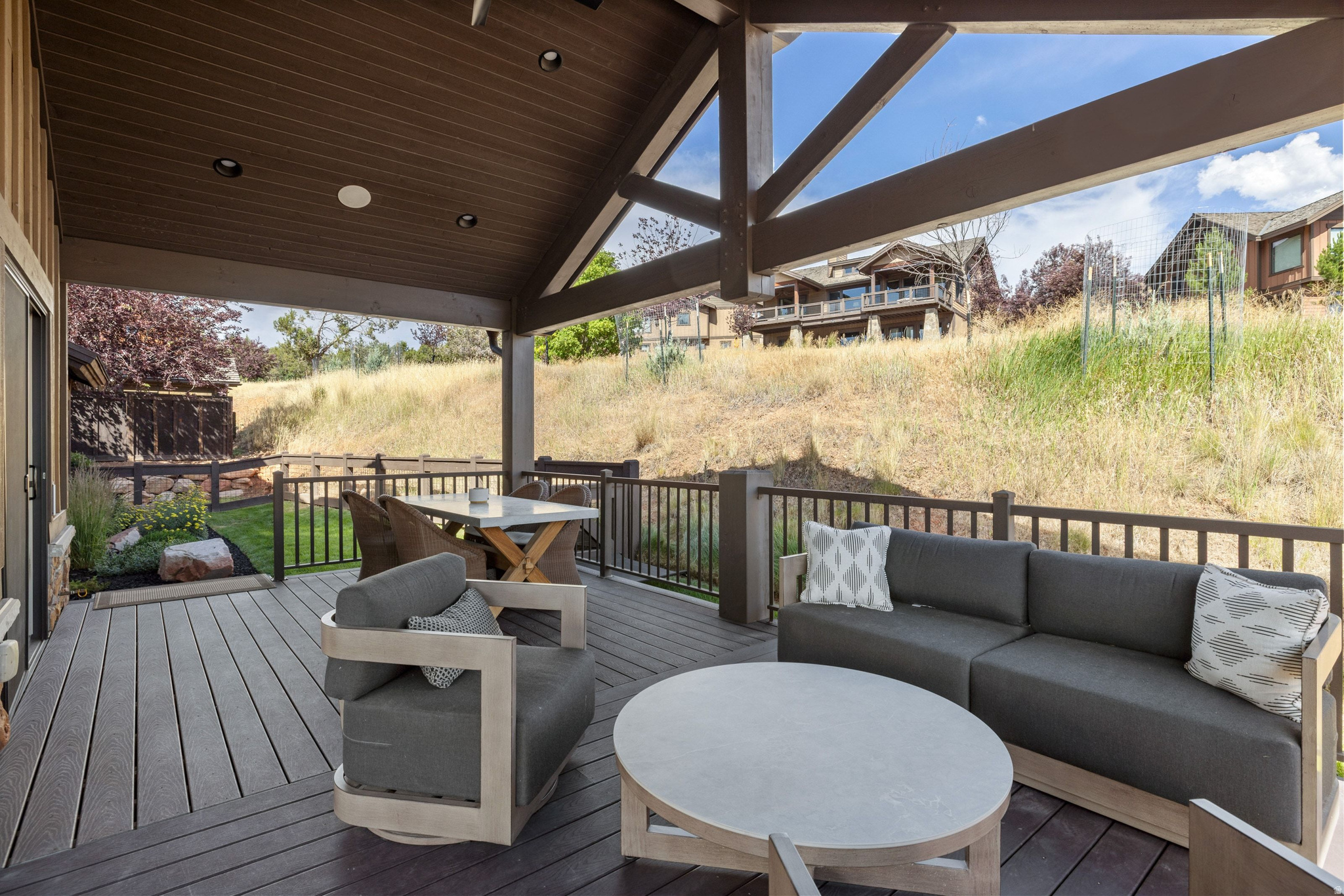RED LEDGES - Residential