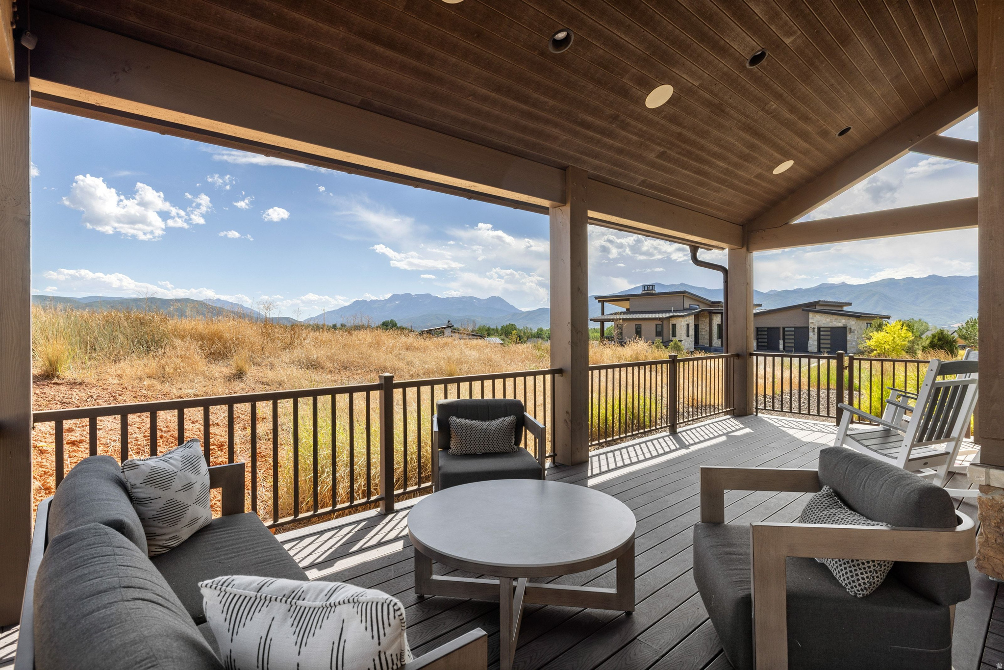RED LEDGES - Residential