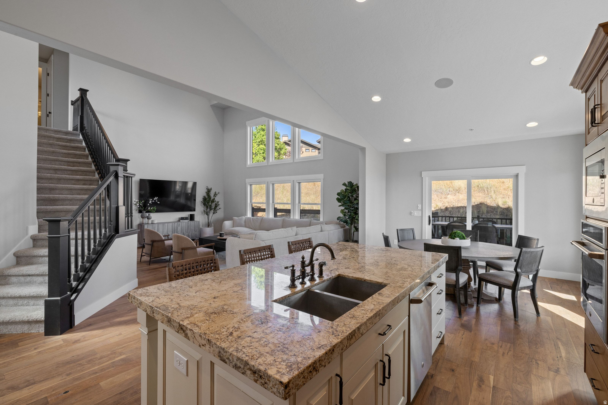 RED LEDGES - Residential