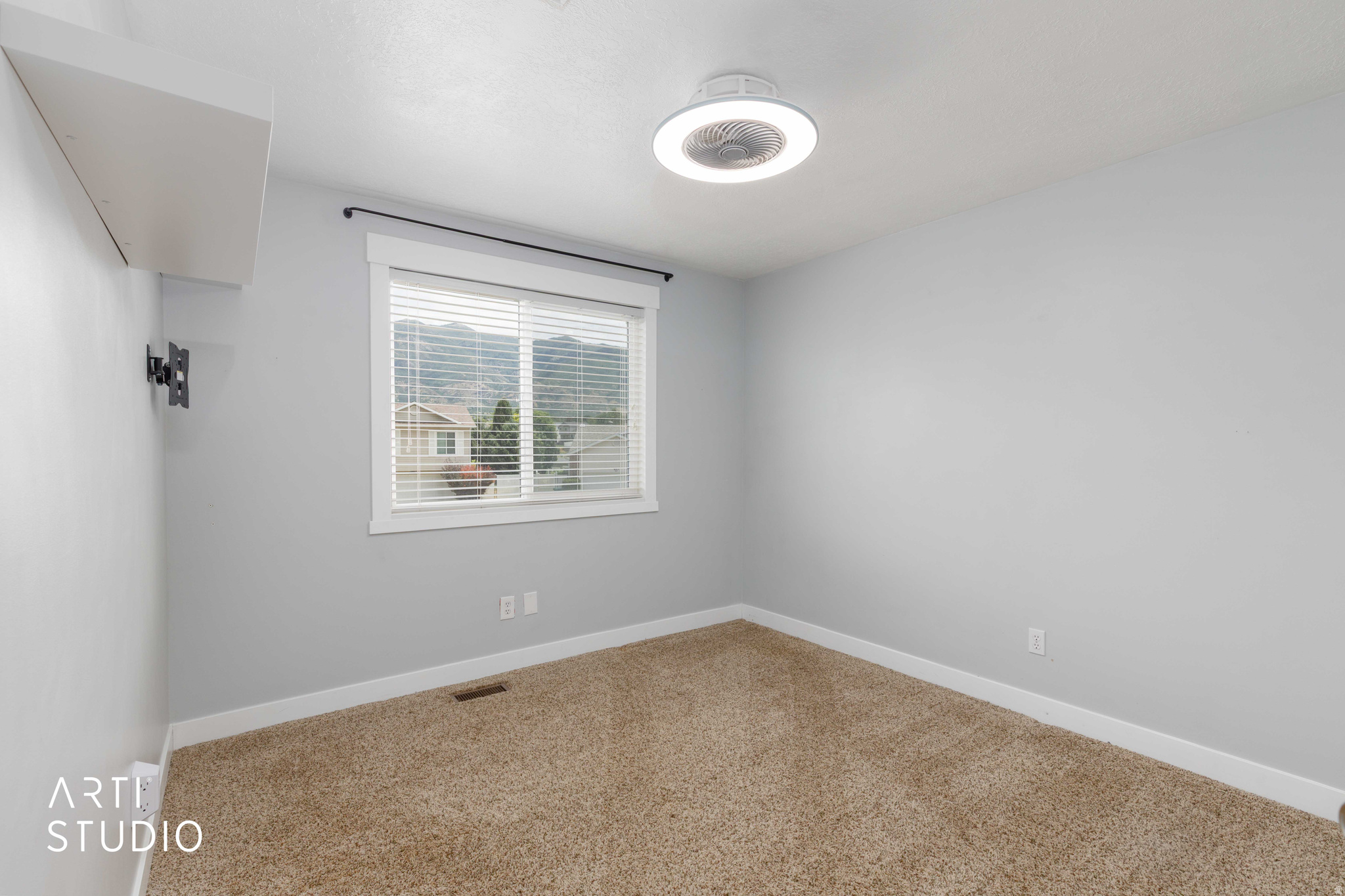 WILLOW WOOD - Residential