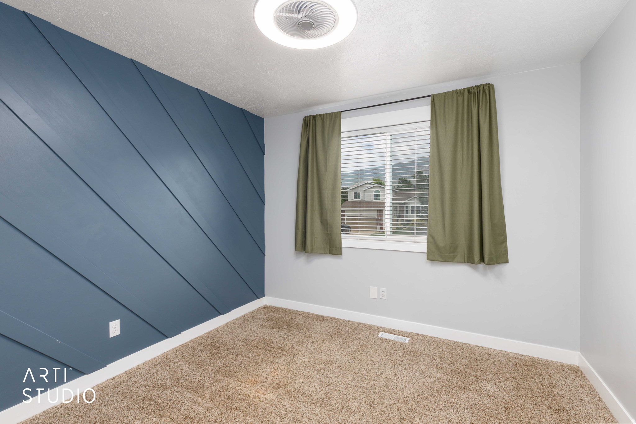 WILLOW WOOD - Residential