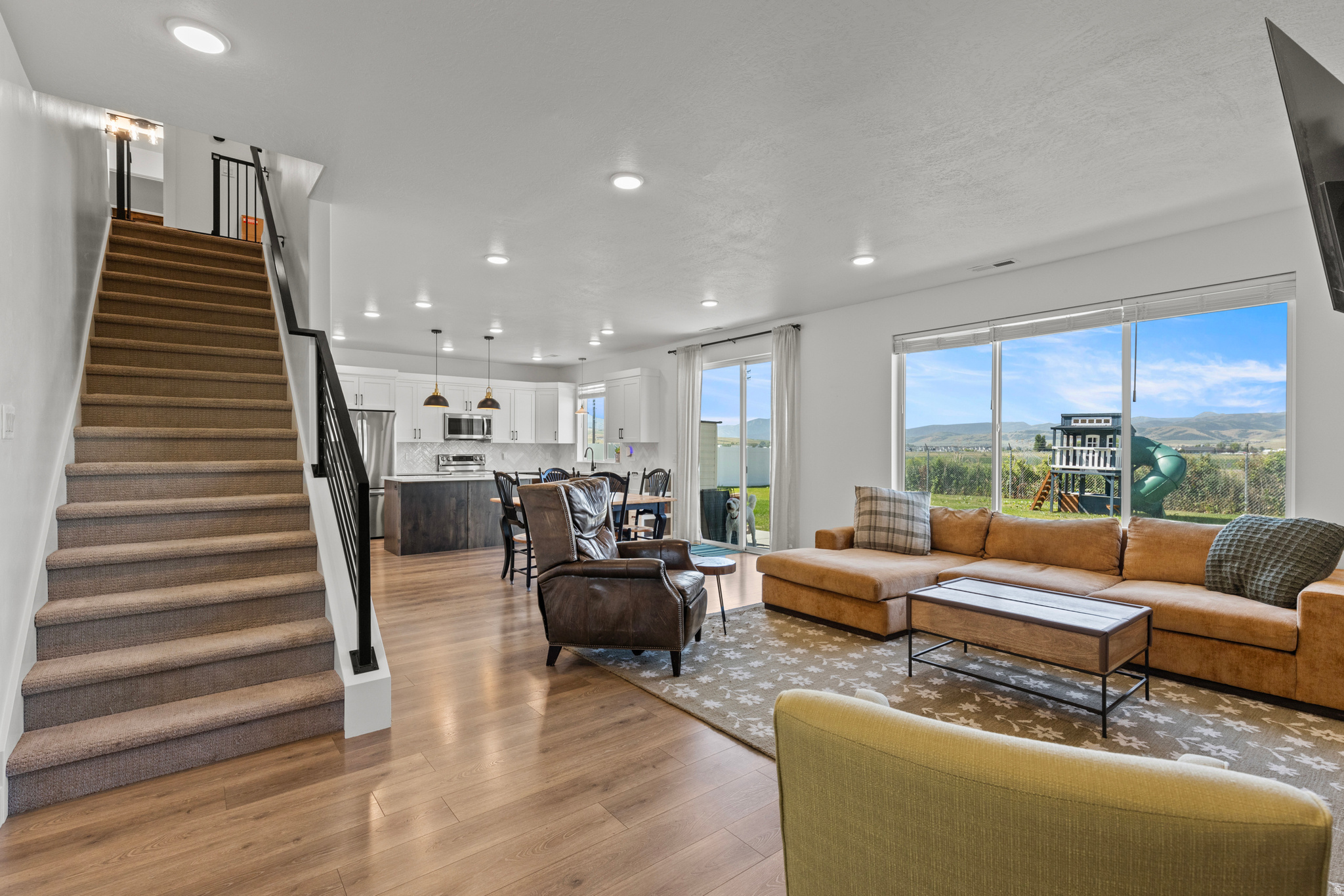 AUBURN HILLS - Residential