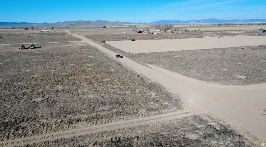 ESCALANTE VALLEY - Land
