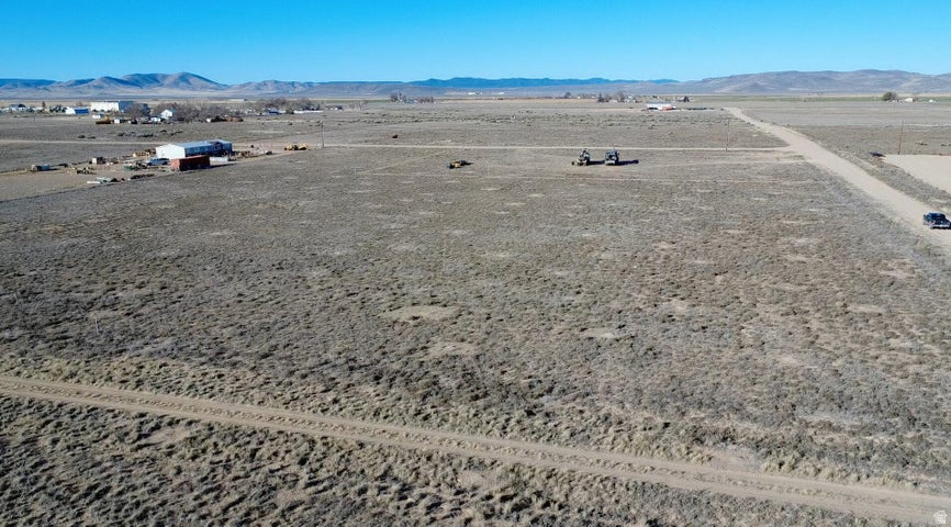 ESCALANTE VALLEY - Land