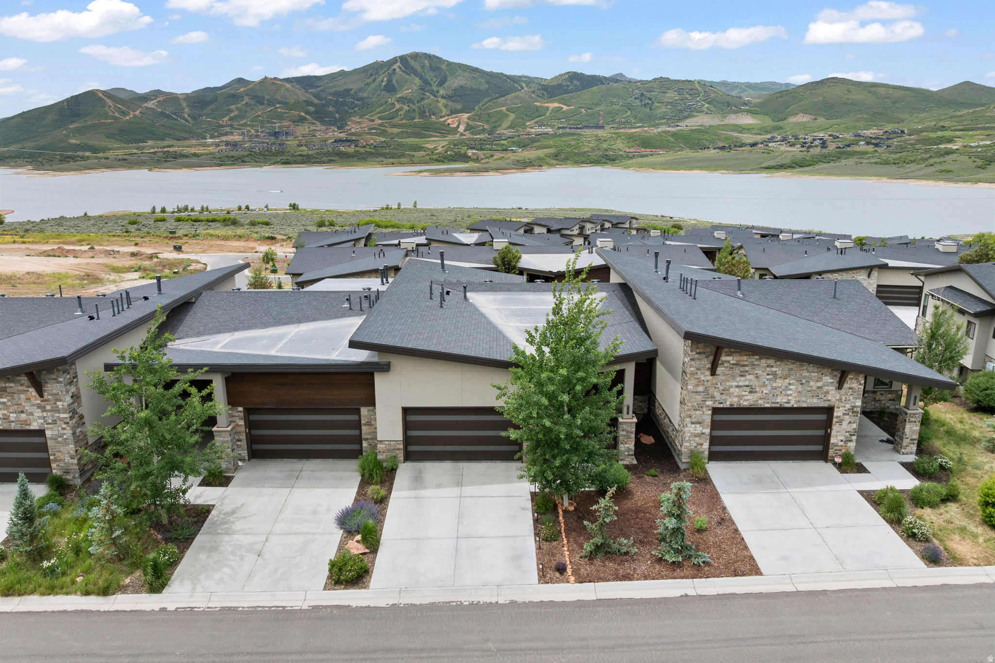 SHORELINE - Residential