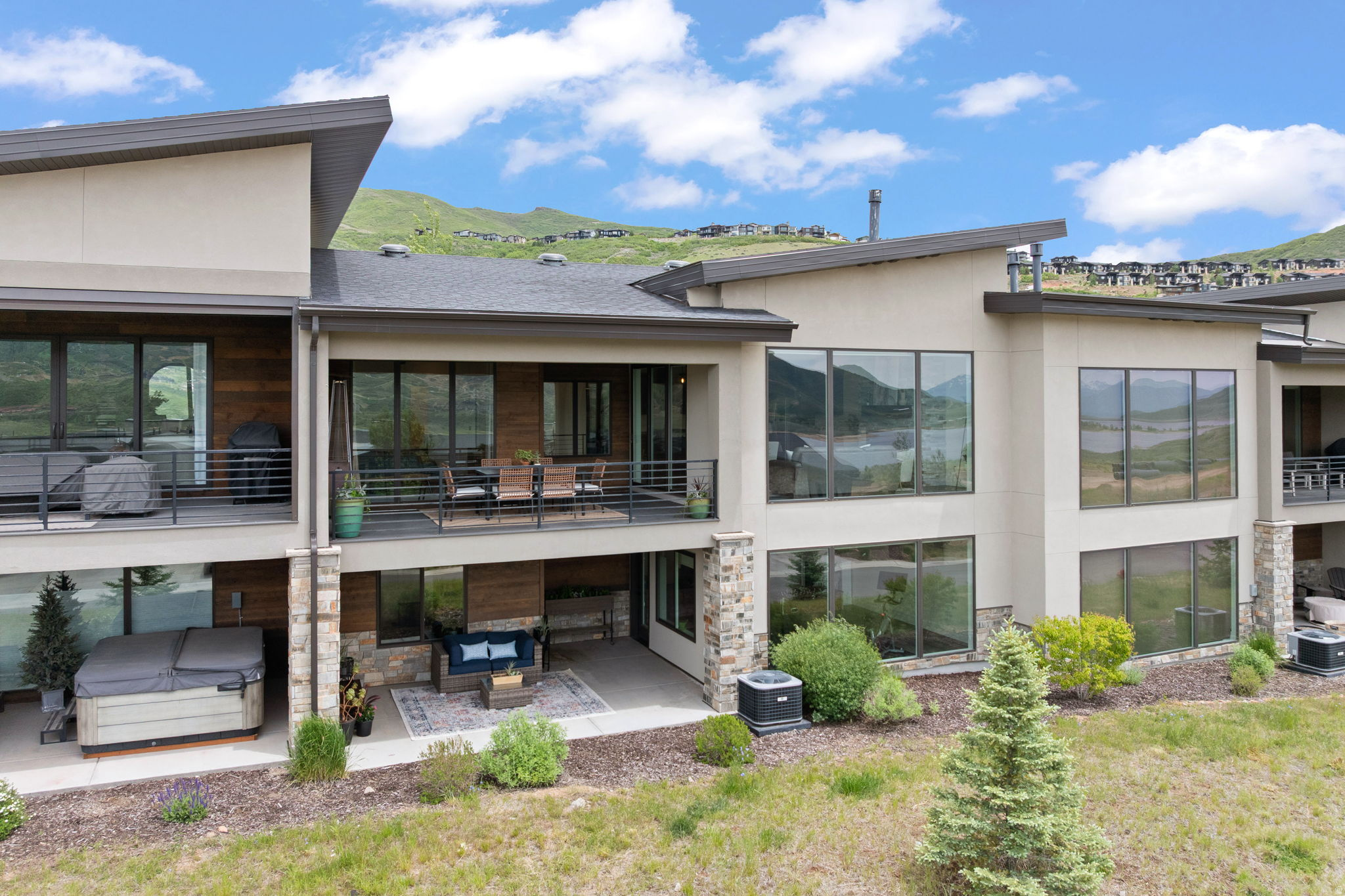 SHORELINE - Residential
