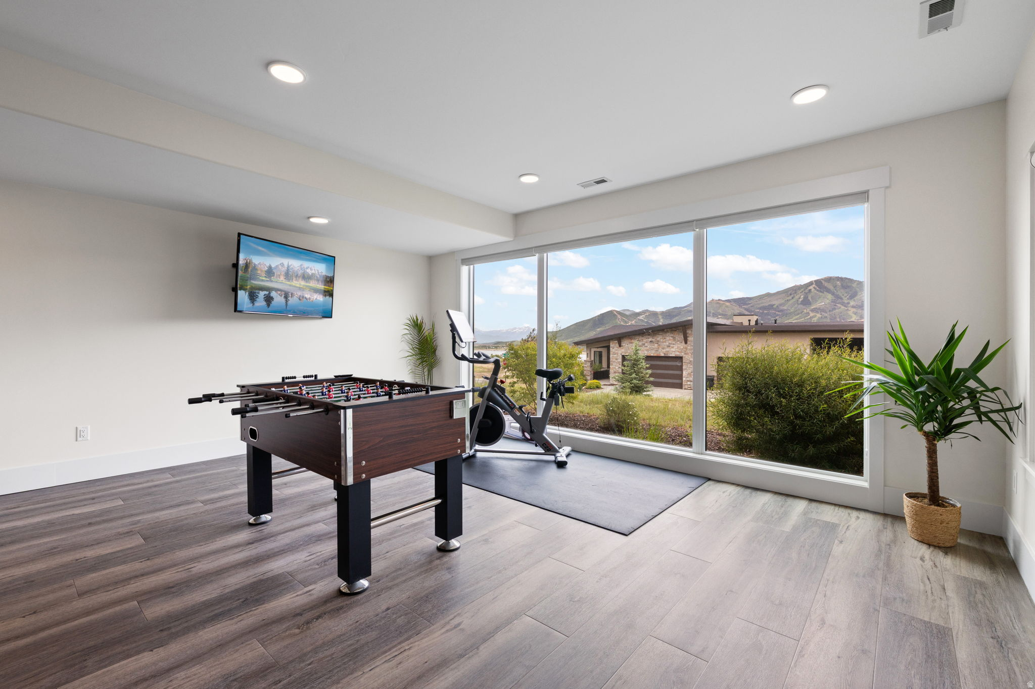 SHORELINE - Residential