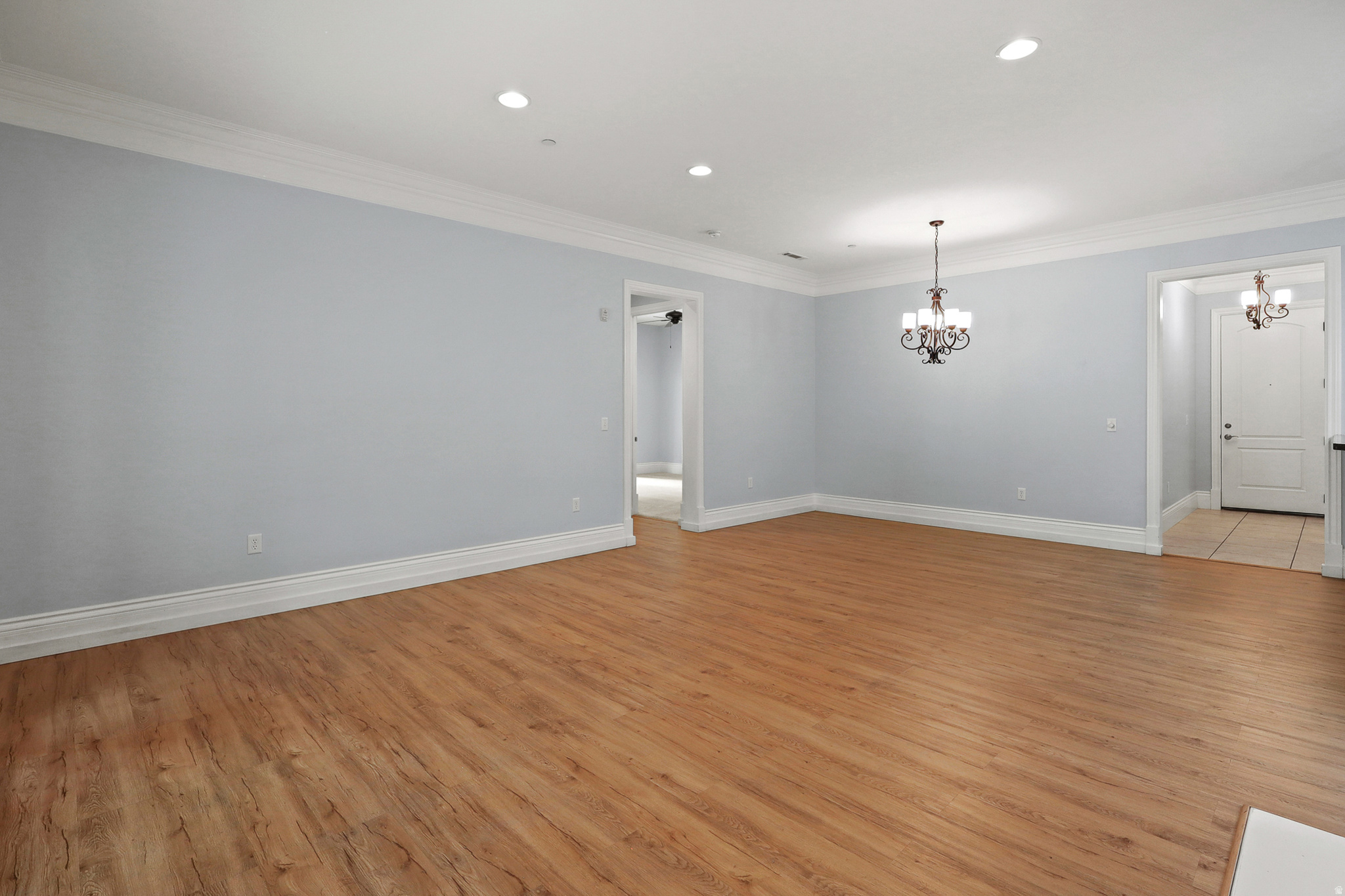 COUNTRY CLUB VILLAS - Residential