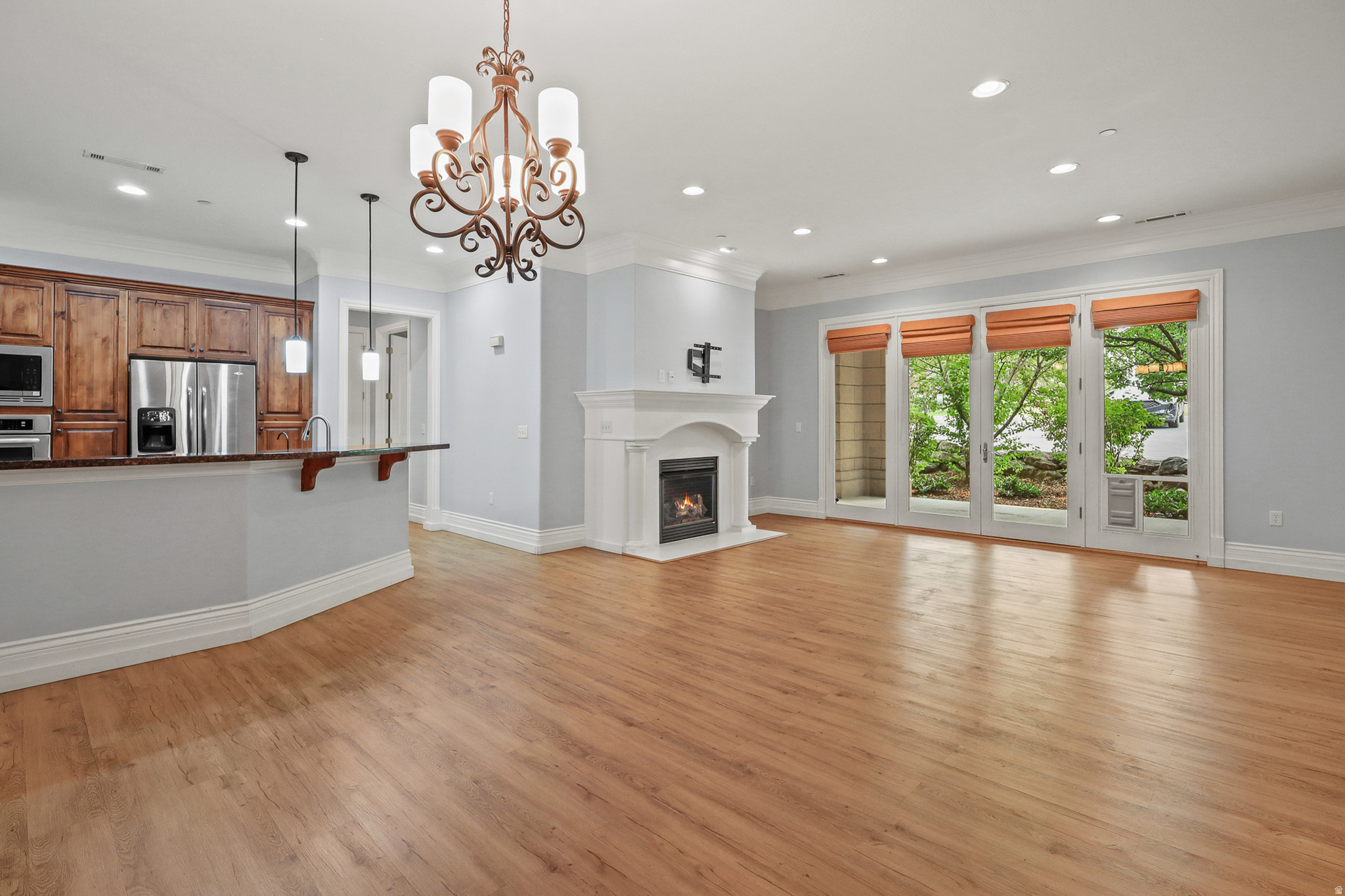 COUNTRY CLUB VILLAS - Residential
