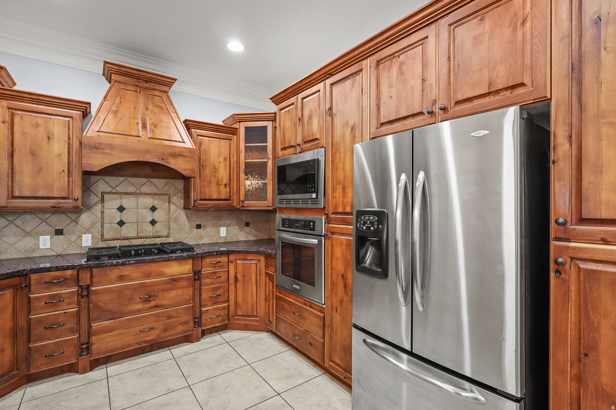 COUNTRY CLUB VILLAS - Residential