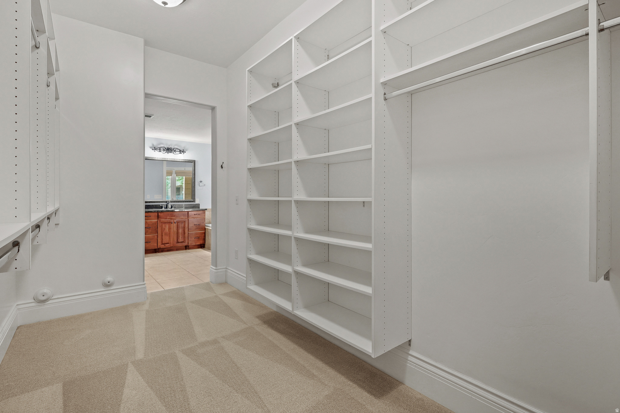 COUNTRY CLUB VILLAS - Residential