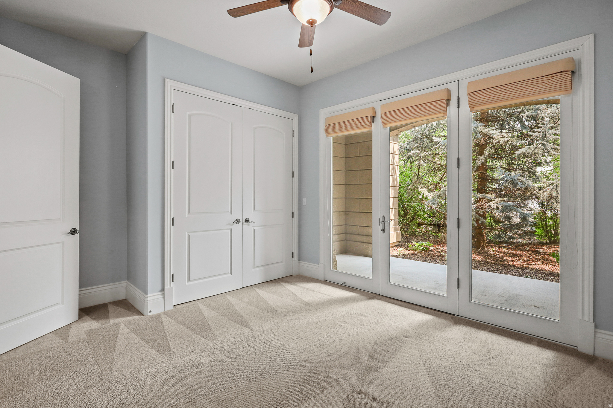 COUNTRY CLUB VILLAS - Residential
