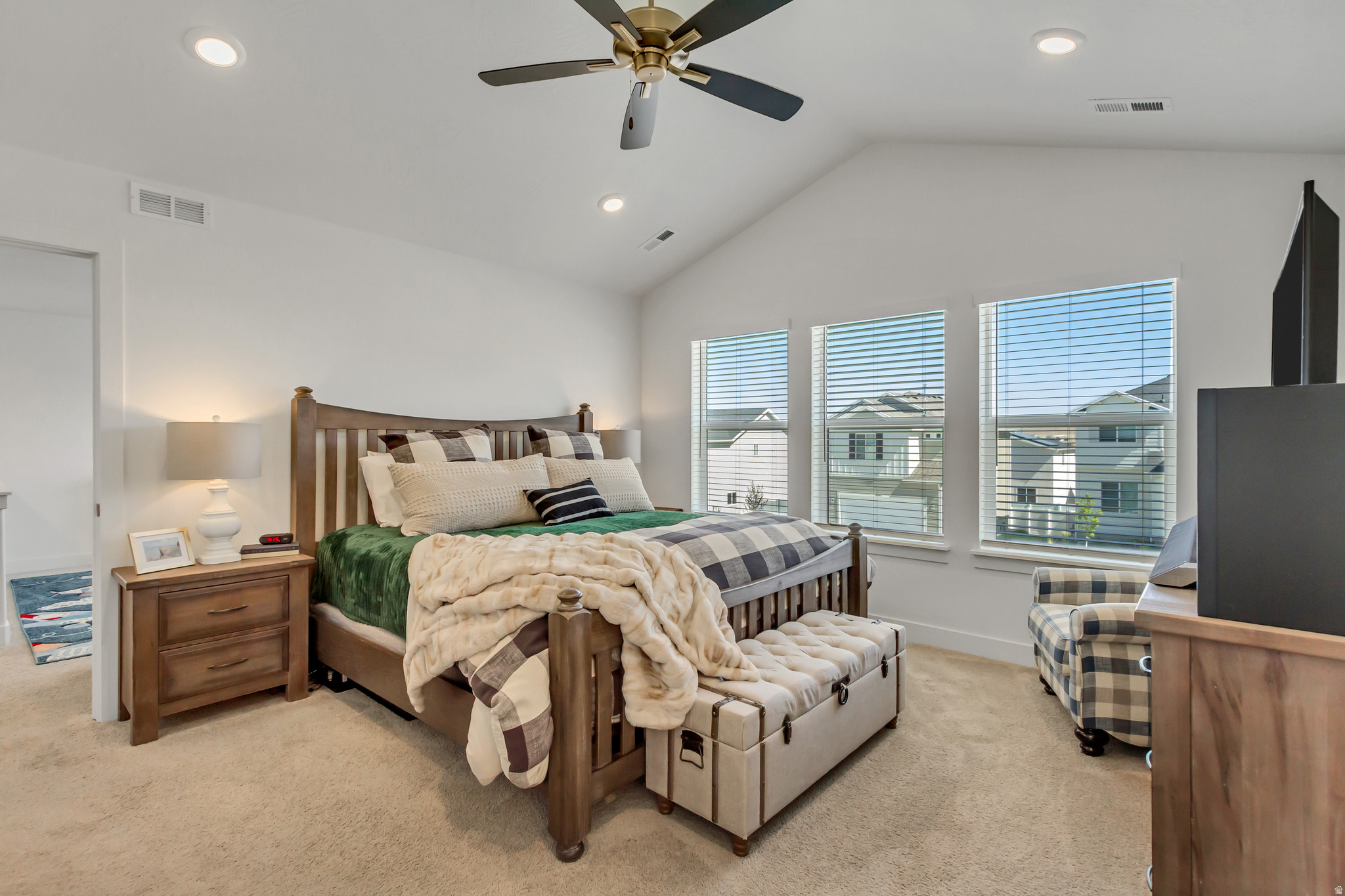 SILVER LAKE - Residential