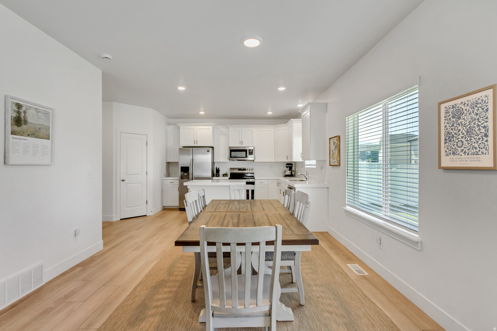 SILVER LAKE - Residential