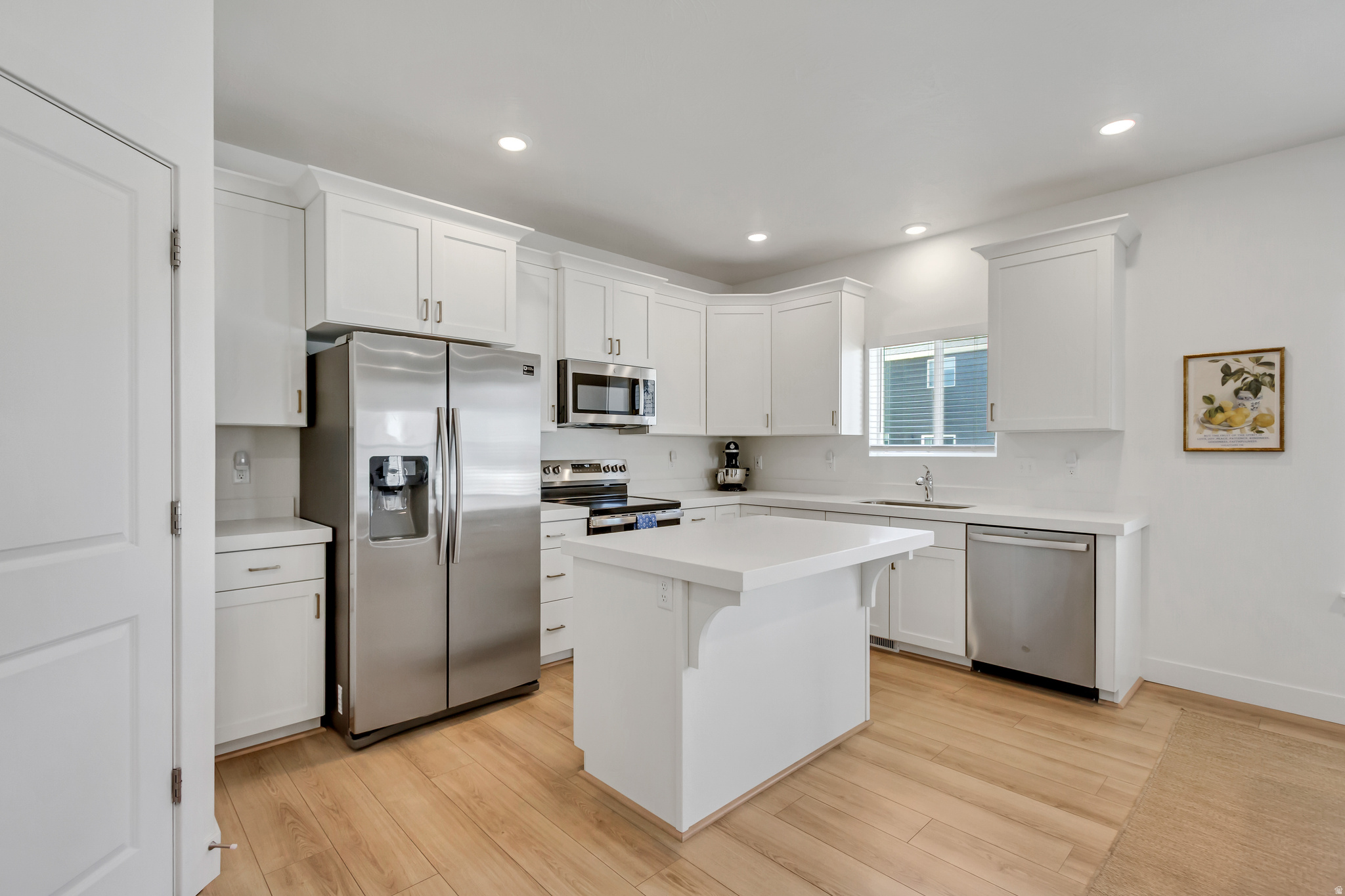 SILVER LAKE - Residential