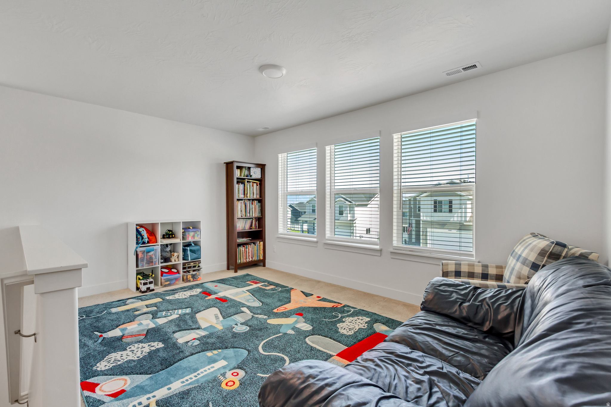 SILVER LAKE - Residential