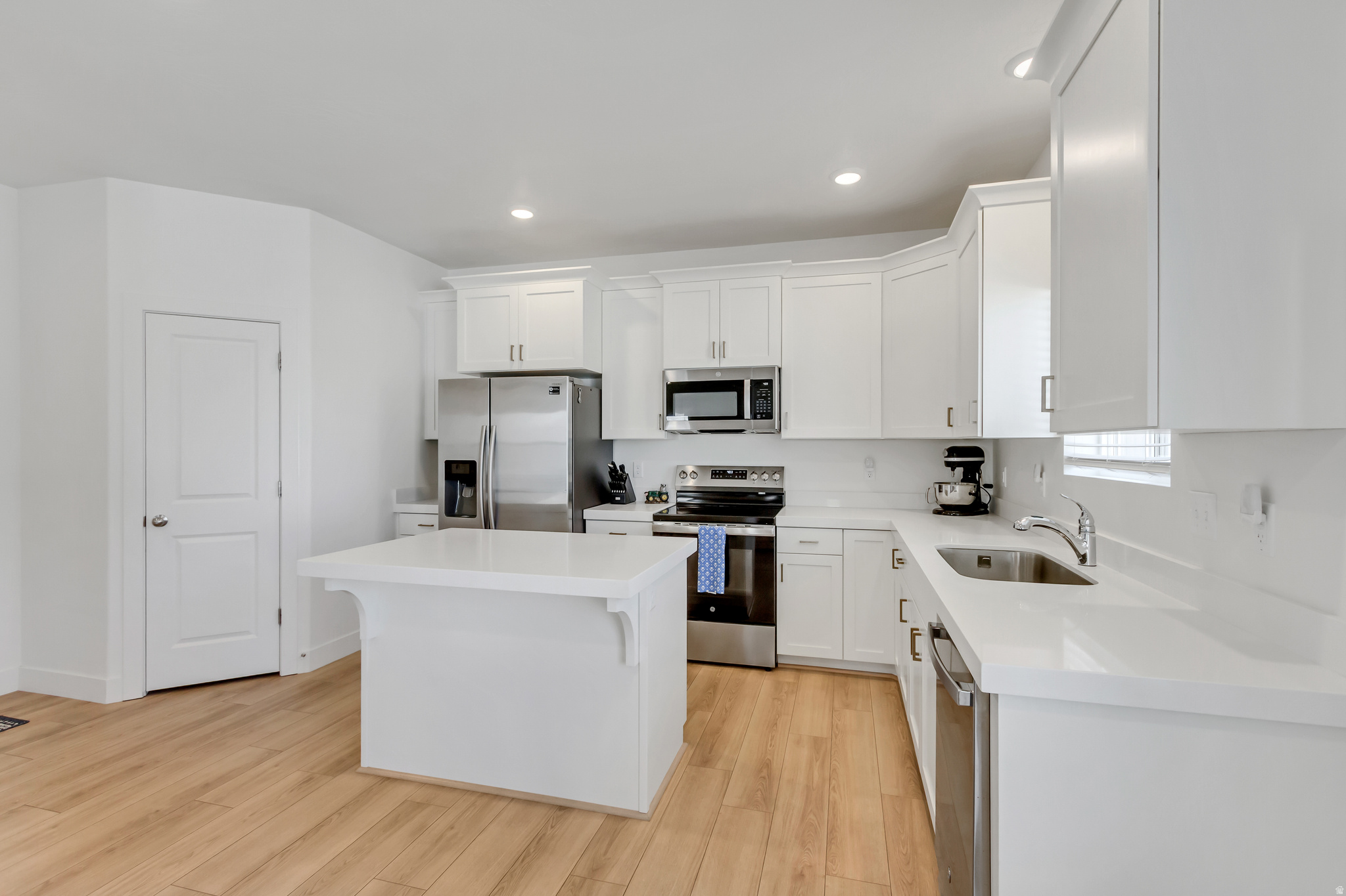 SILVER LAKE - Residential
