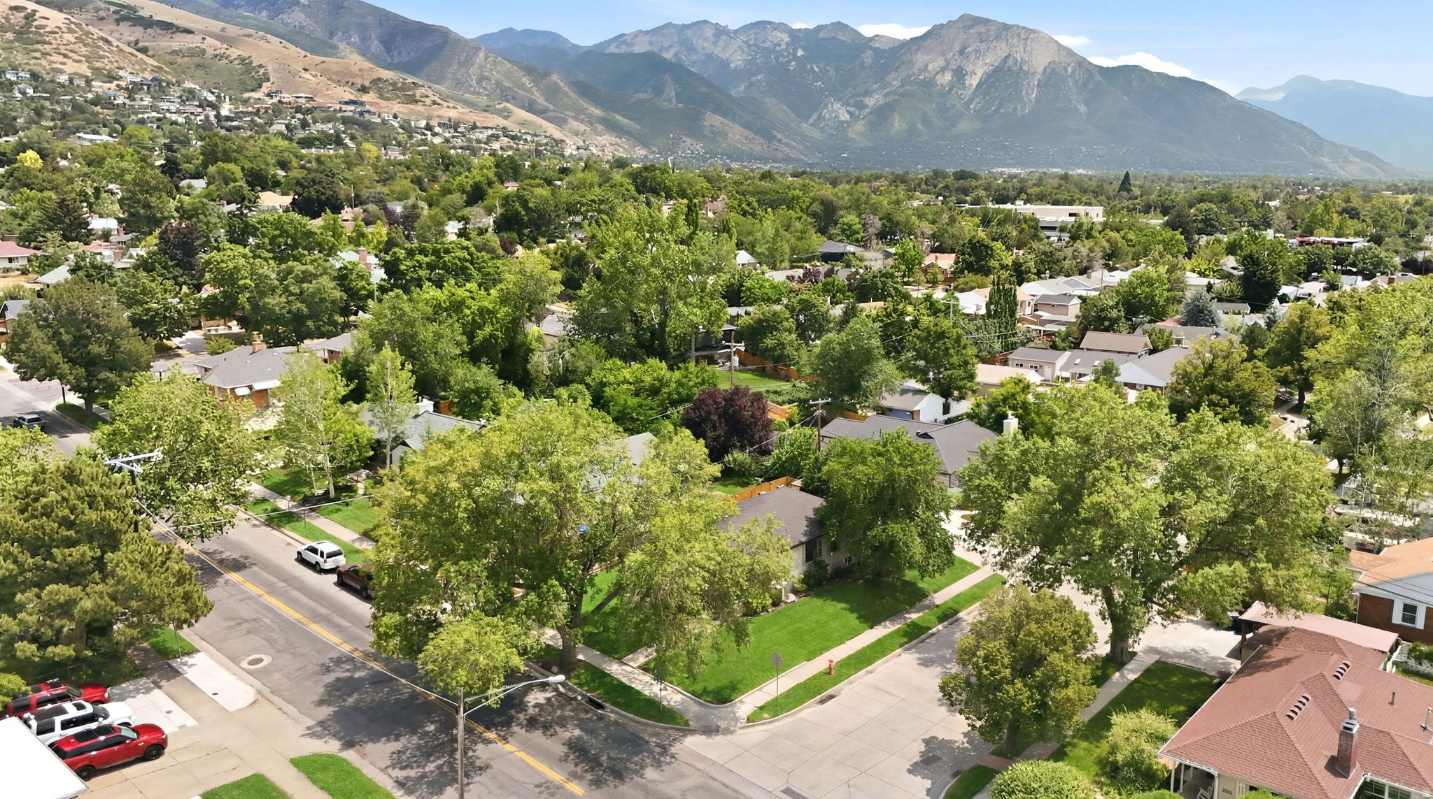 COUNTRY CLUB HEIGHTS - Residential