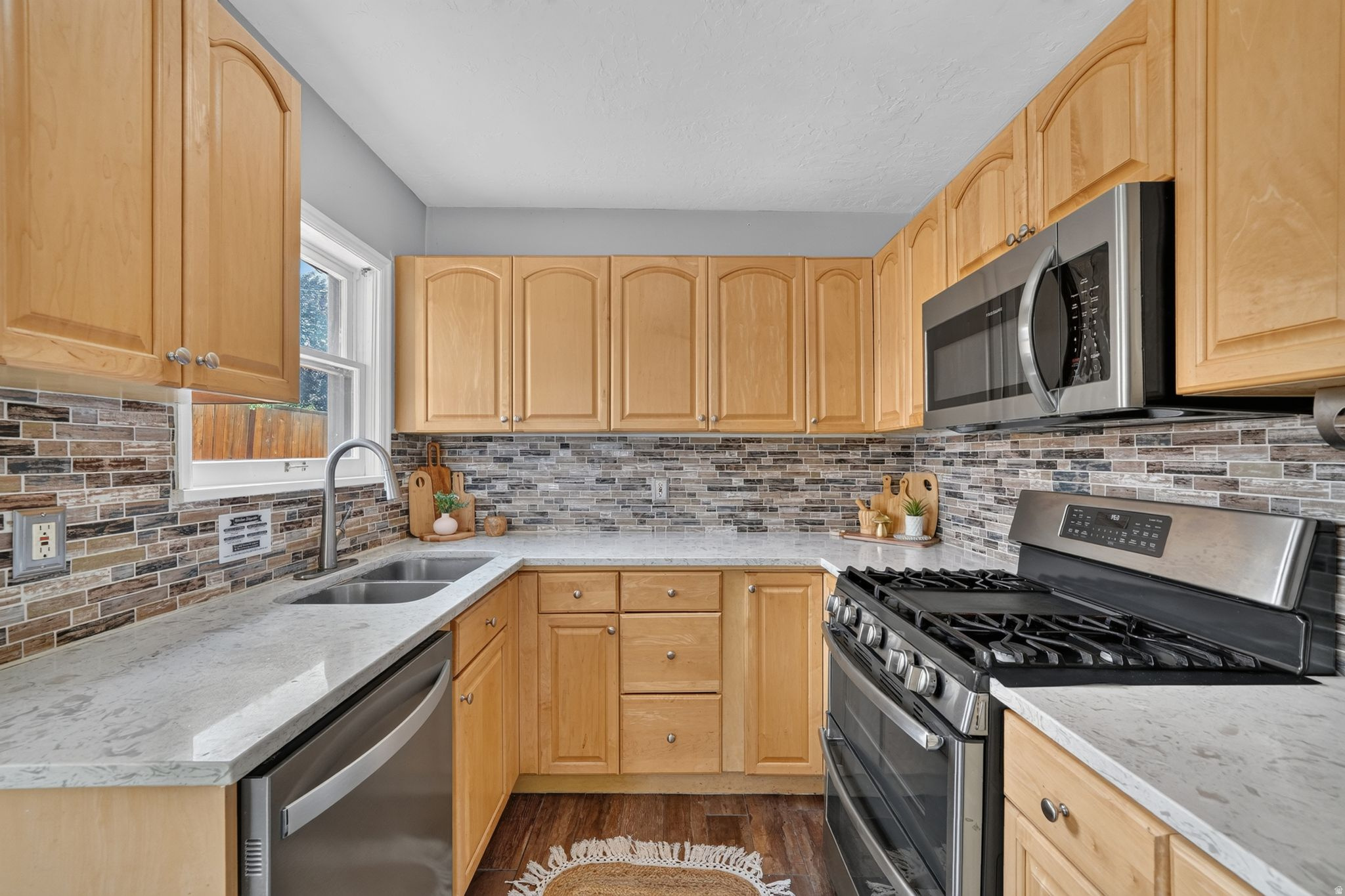 COUNTRY CLUB HEIGHTS - Residential