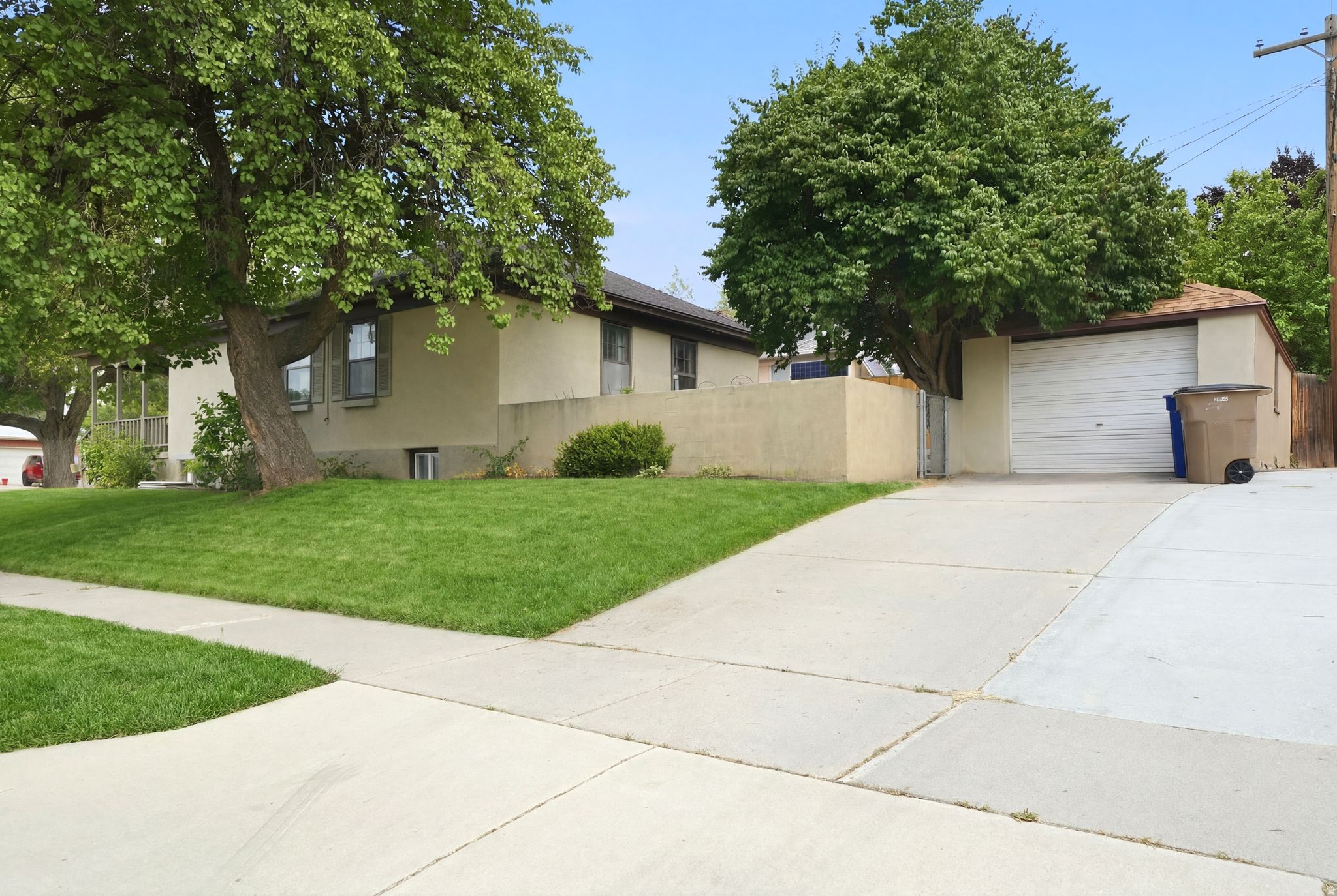 COUNTRY CLUB HEIGHTS - Residential