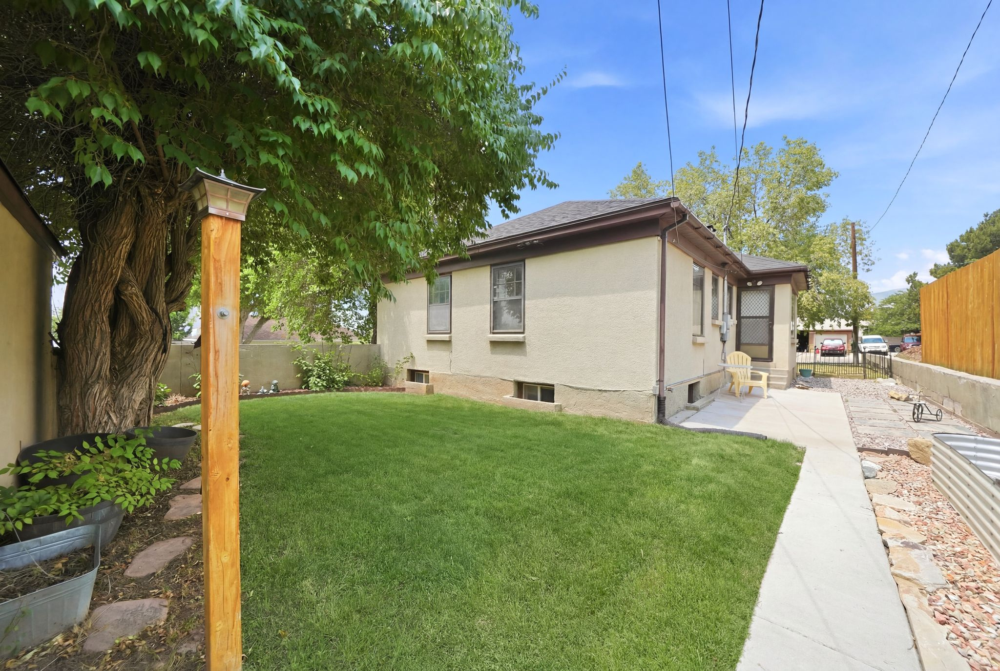 COUNTRY CLUB HEIGHTS - Residential