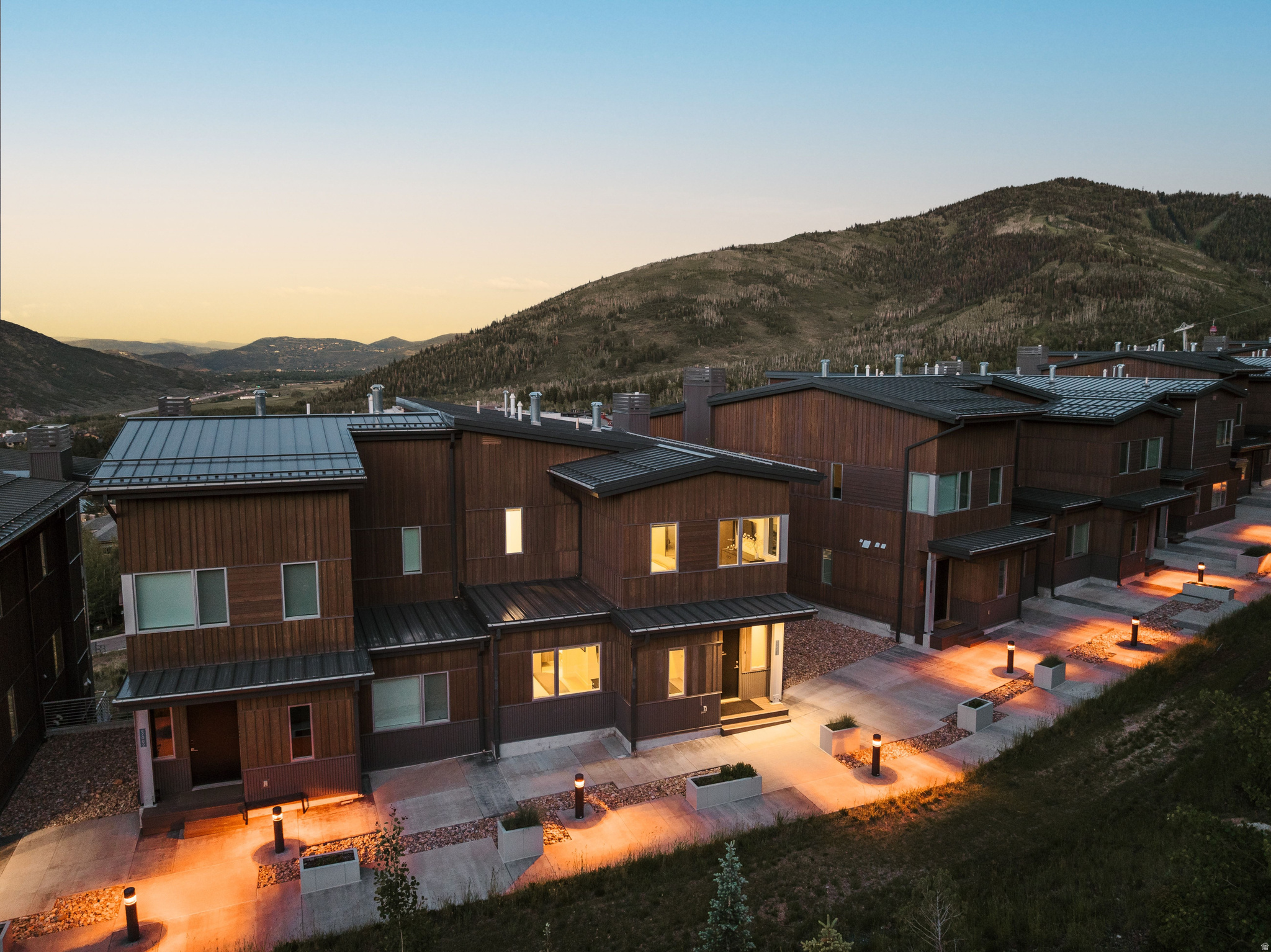 APEX RESIDENCES - Residential