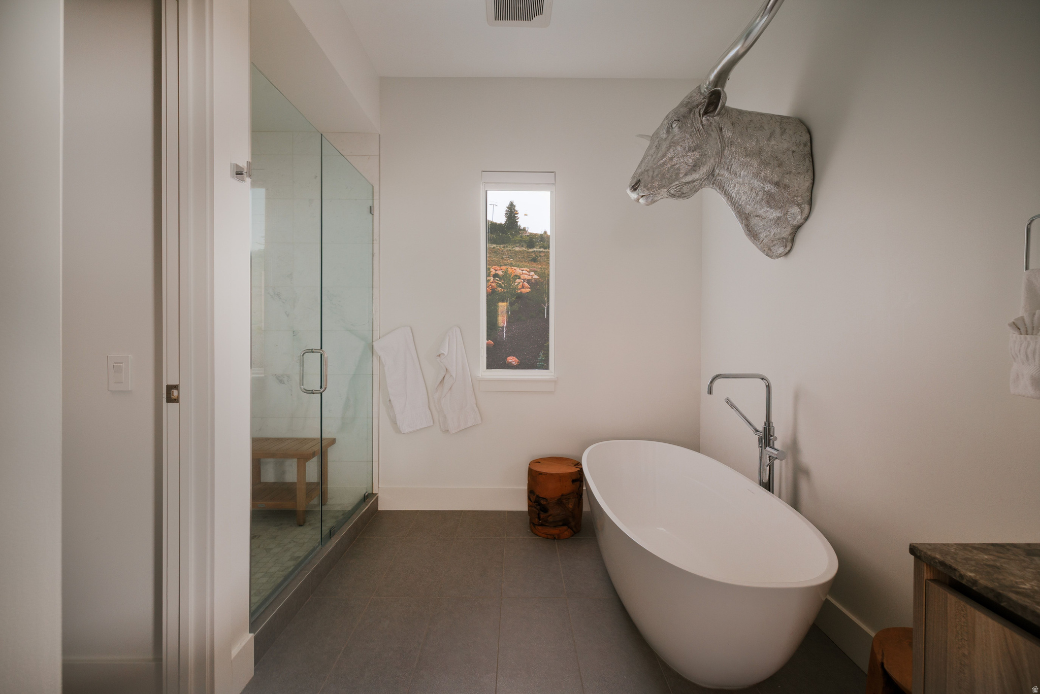 APEX RESIDENCES - Residential
