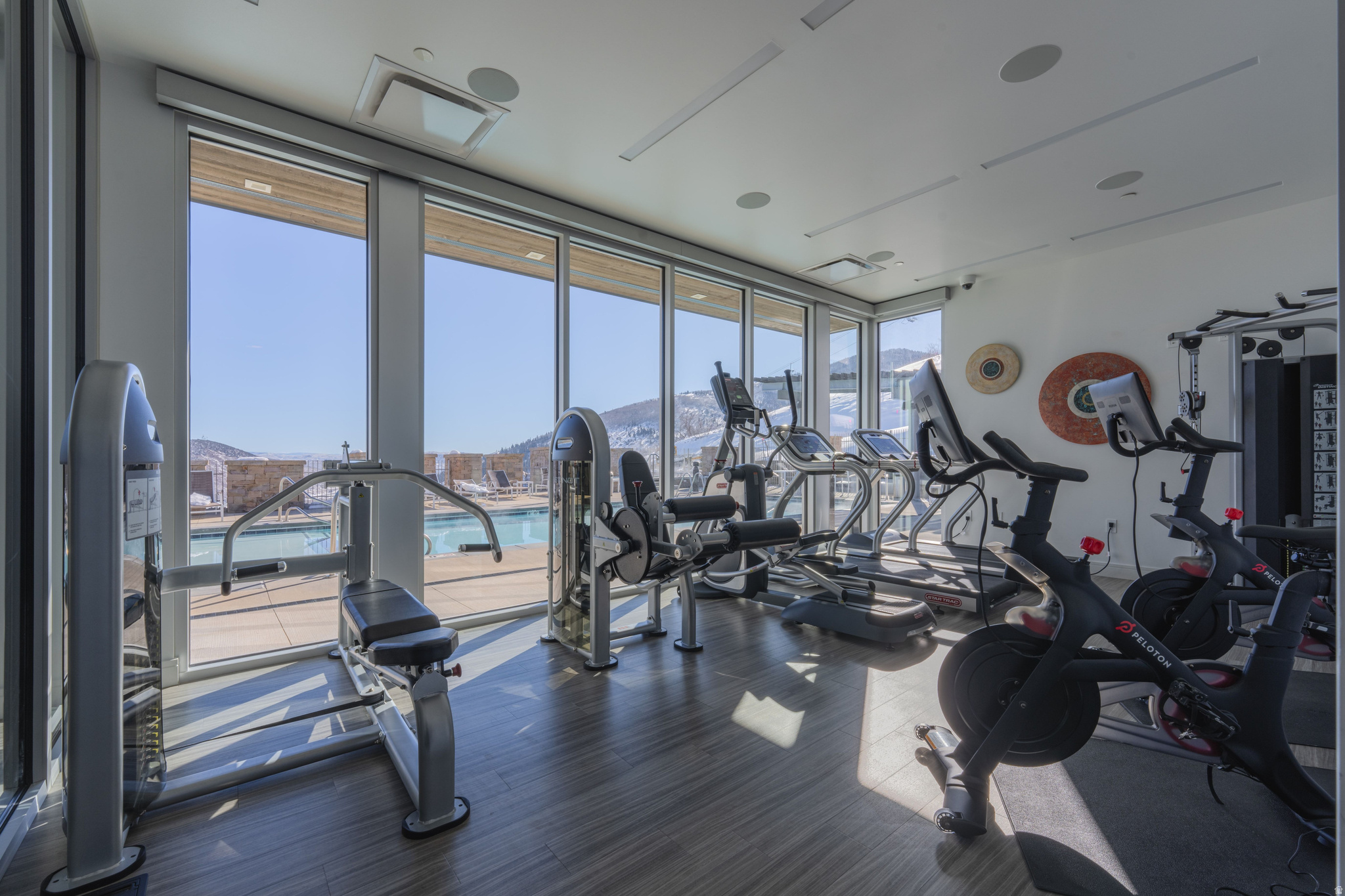 APEX RESIDENCES - Residential