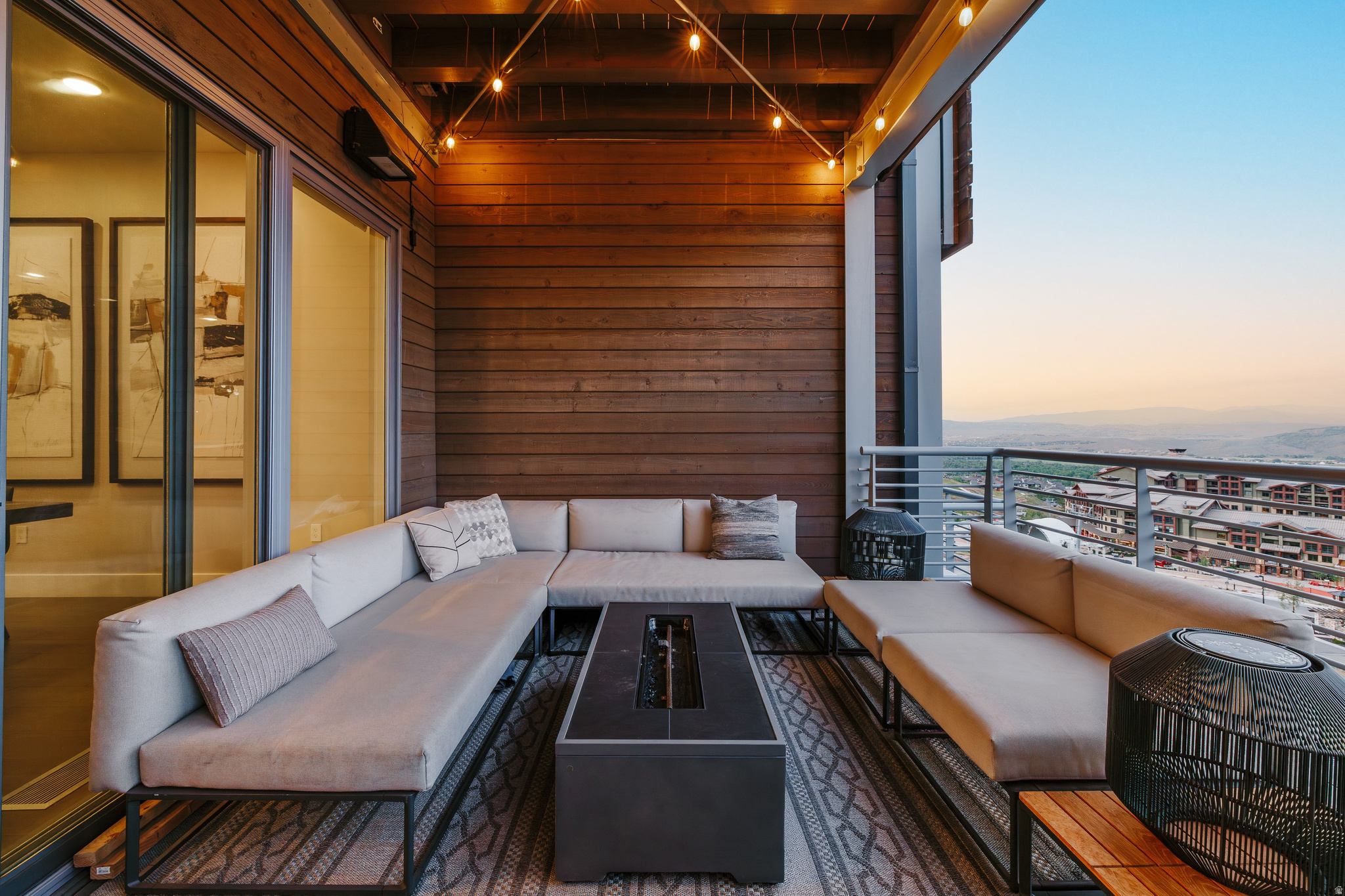 APEX RESIDENCES - Residential