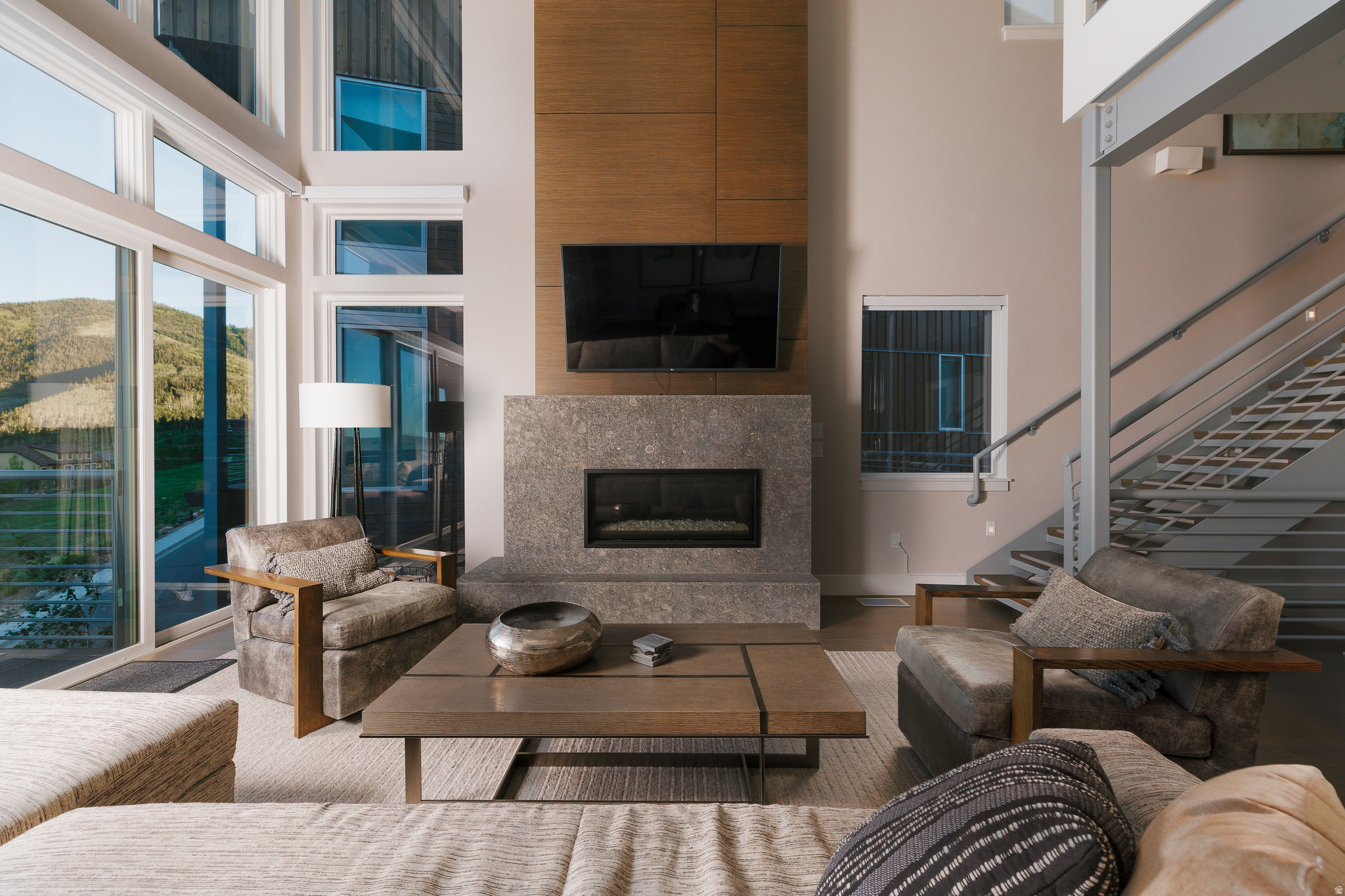 APEX RESIDENCES - Residential