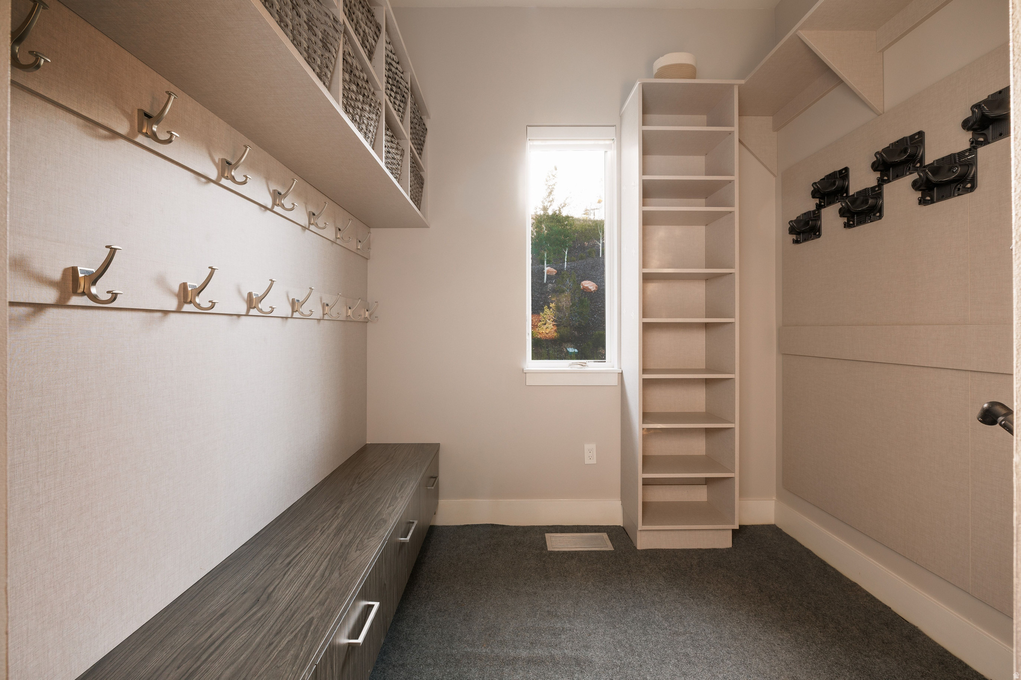 APEX RESIDENCES - Residential