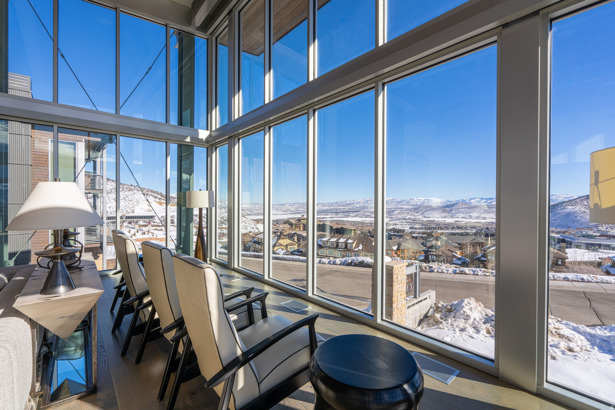 APEX RESIDENCES - Residential