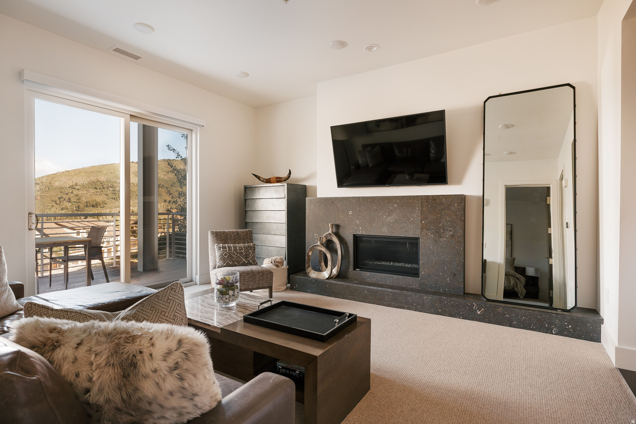 APEX RESIDENCES - Residential