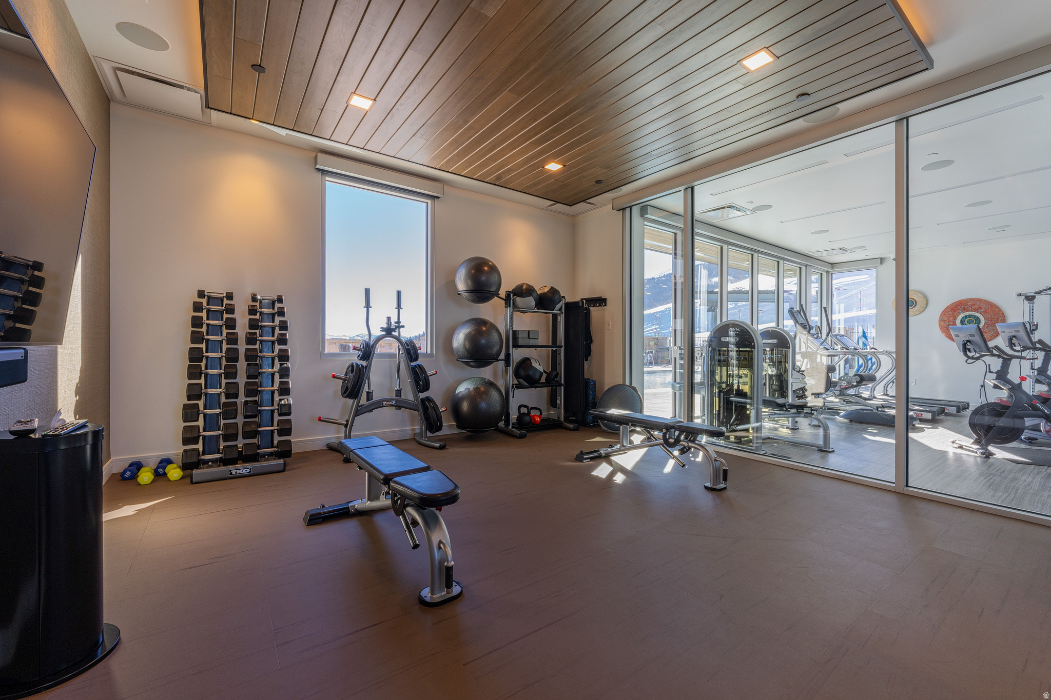 APEX RESIDENCES - Residential
