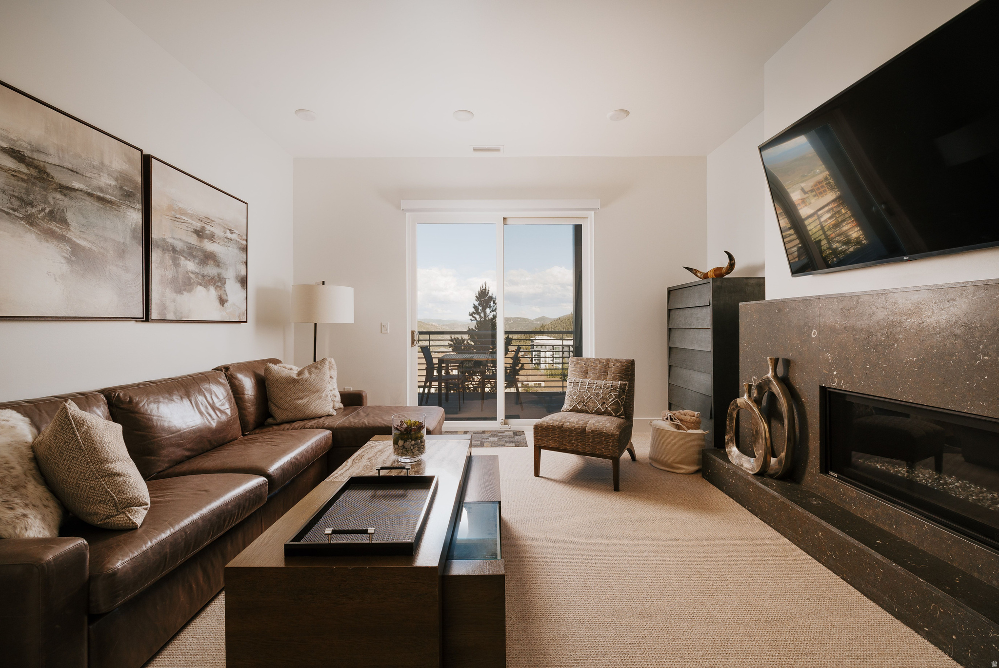 APEX RESIDENCES - Residential