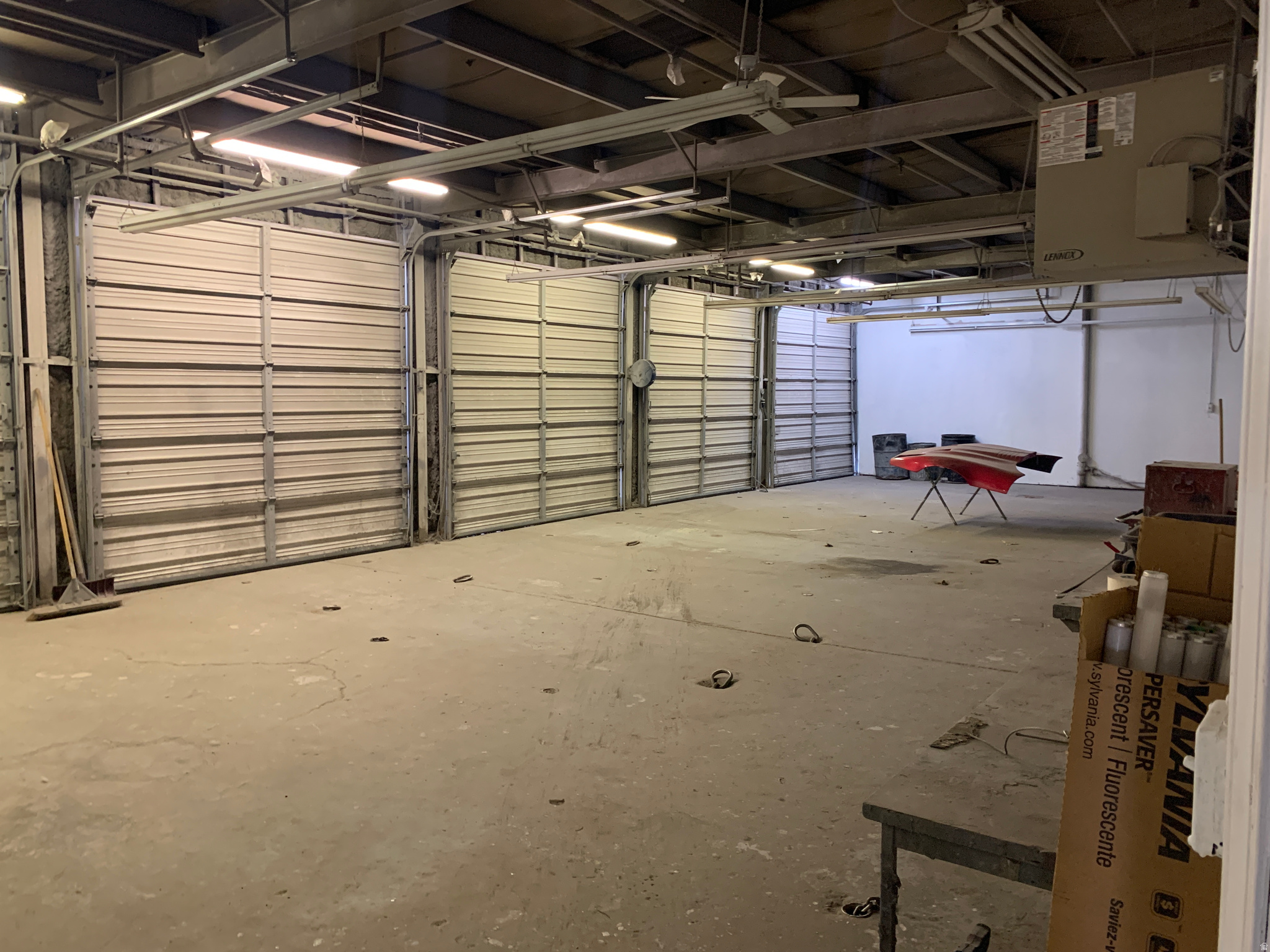 TEN AC PLAT A - Commercial Lease