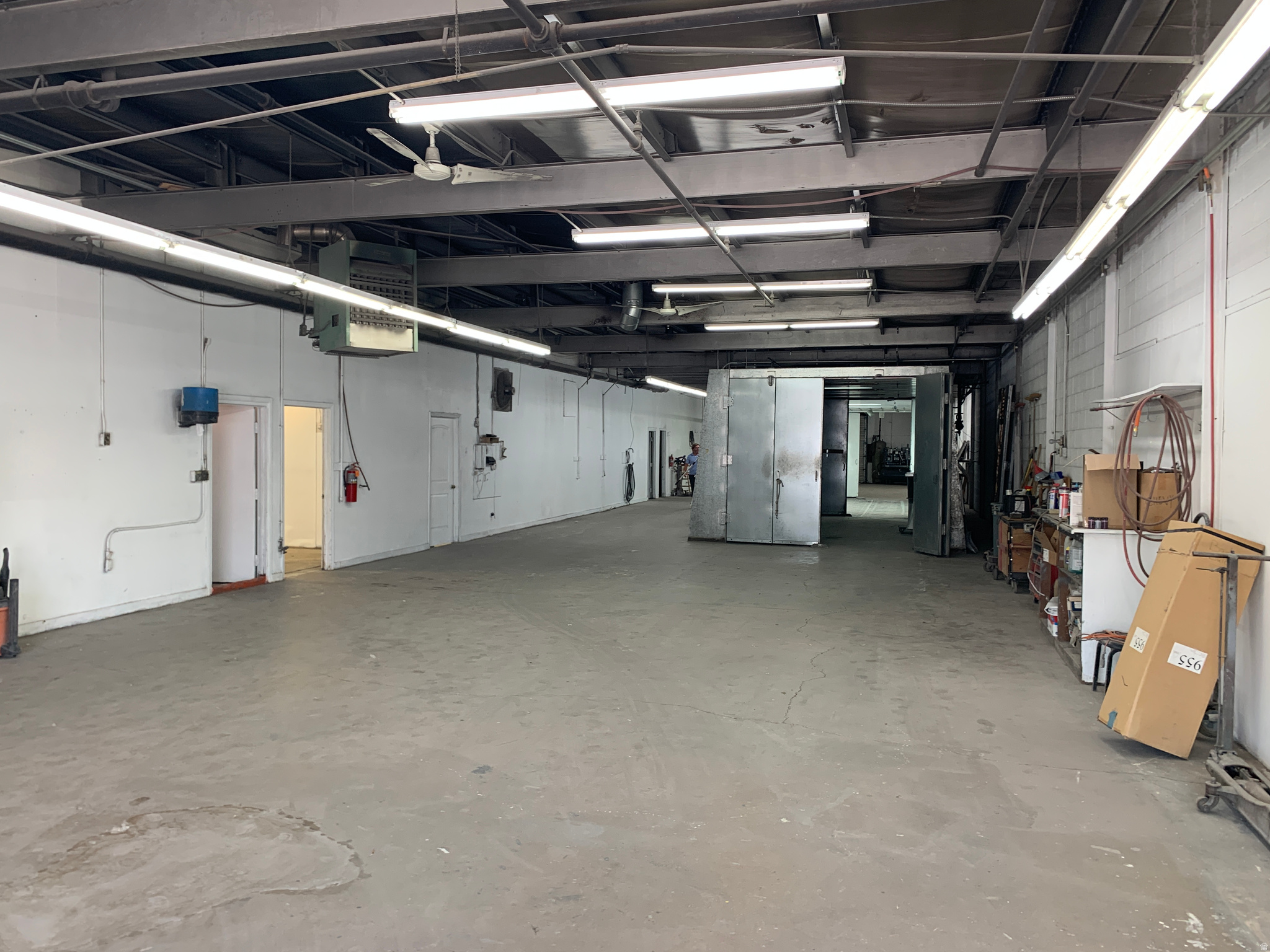 TEN AC PLAT A - Commercial Lease