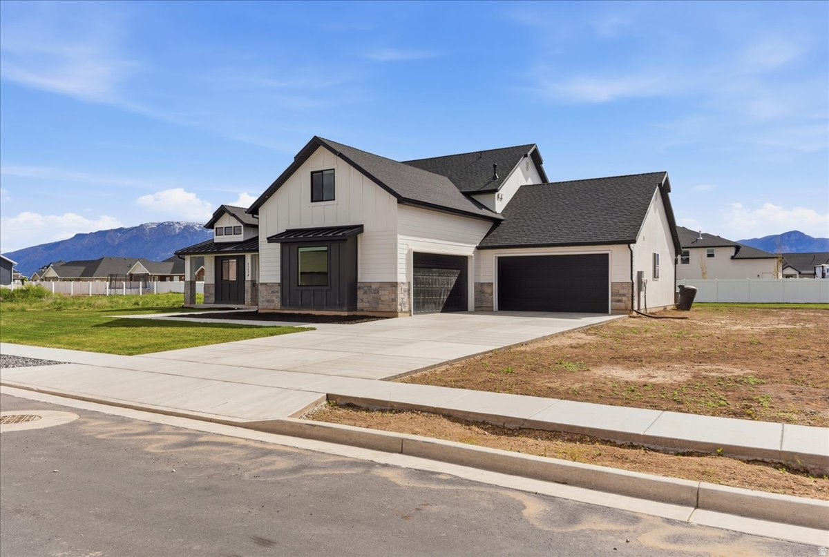 RIVER CROSSING - Residential