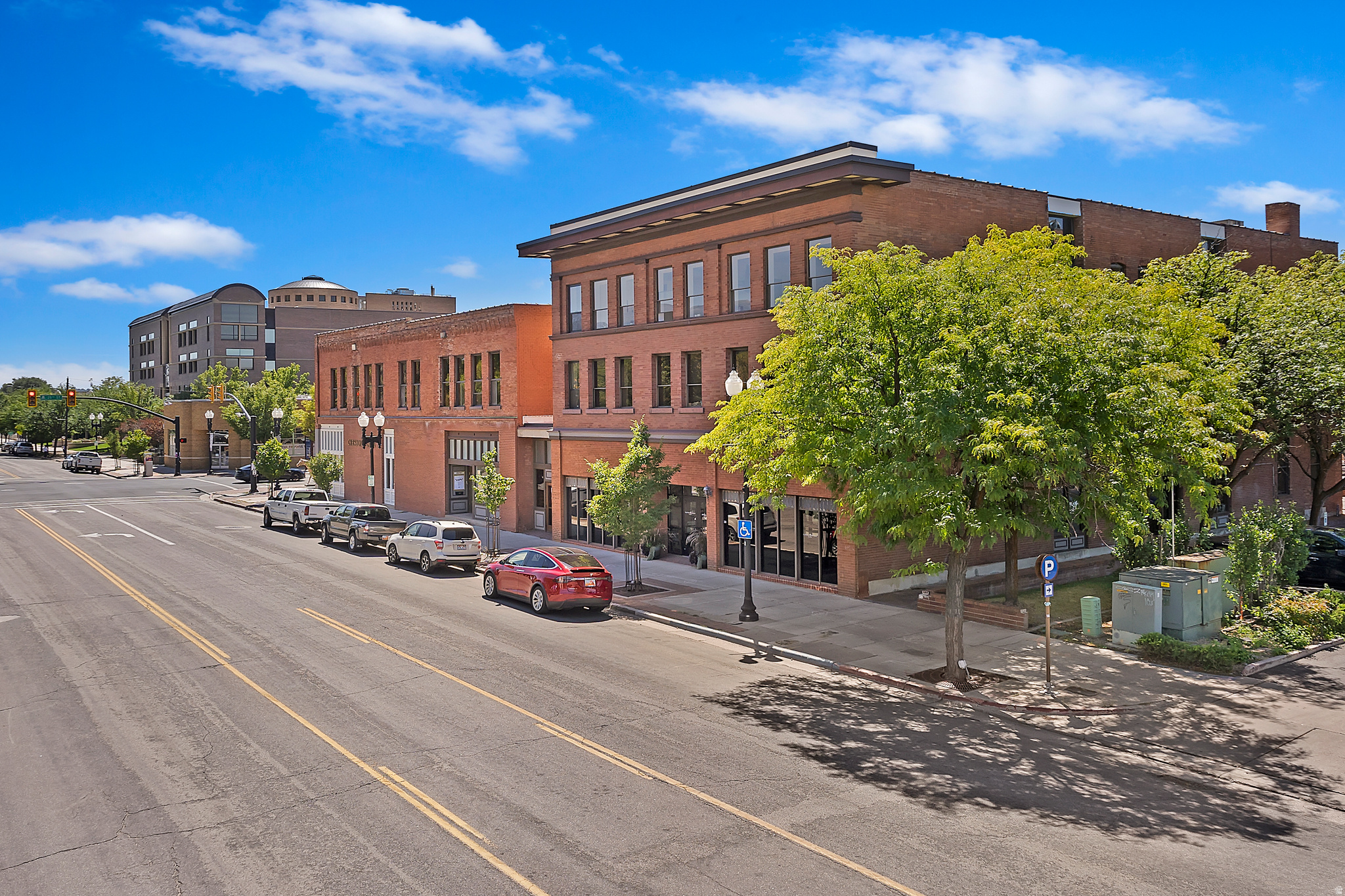 CRESTON PLAZA - Commercial Sale