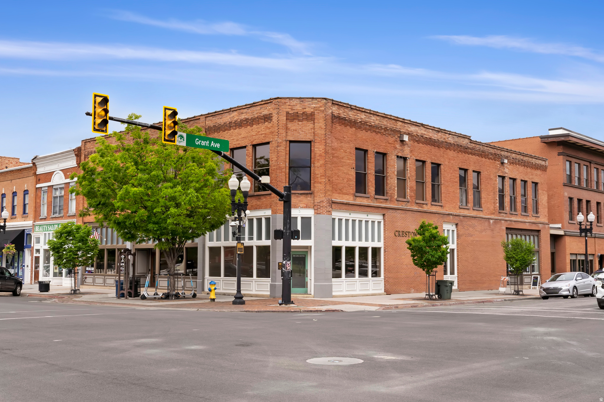 CRESTON PLAZA - Commercial Sale