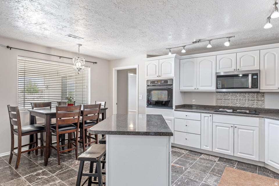 BRIDLE PATH WEST (MONTE VISTA UNIT 5) - Residential